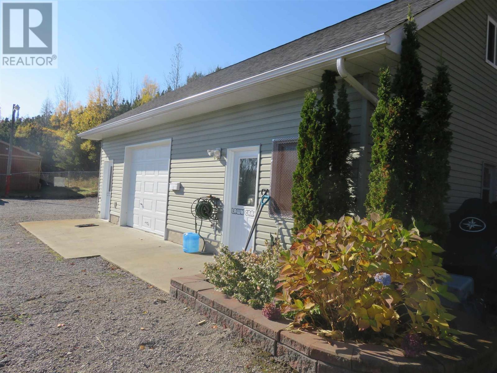 












60 Hergott AVE

,
Elliot Lake,




Ontario
P5A3A8

