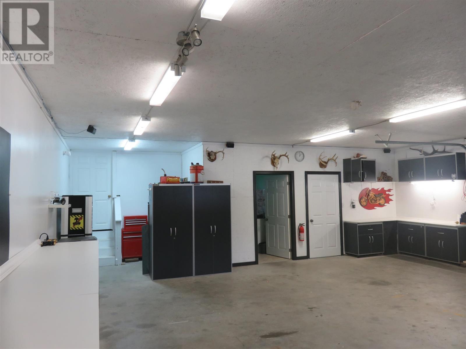 












60 Hergott AVE

,
Elliot Lake,




Ontario
P5A3A8

