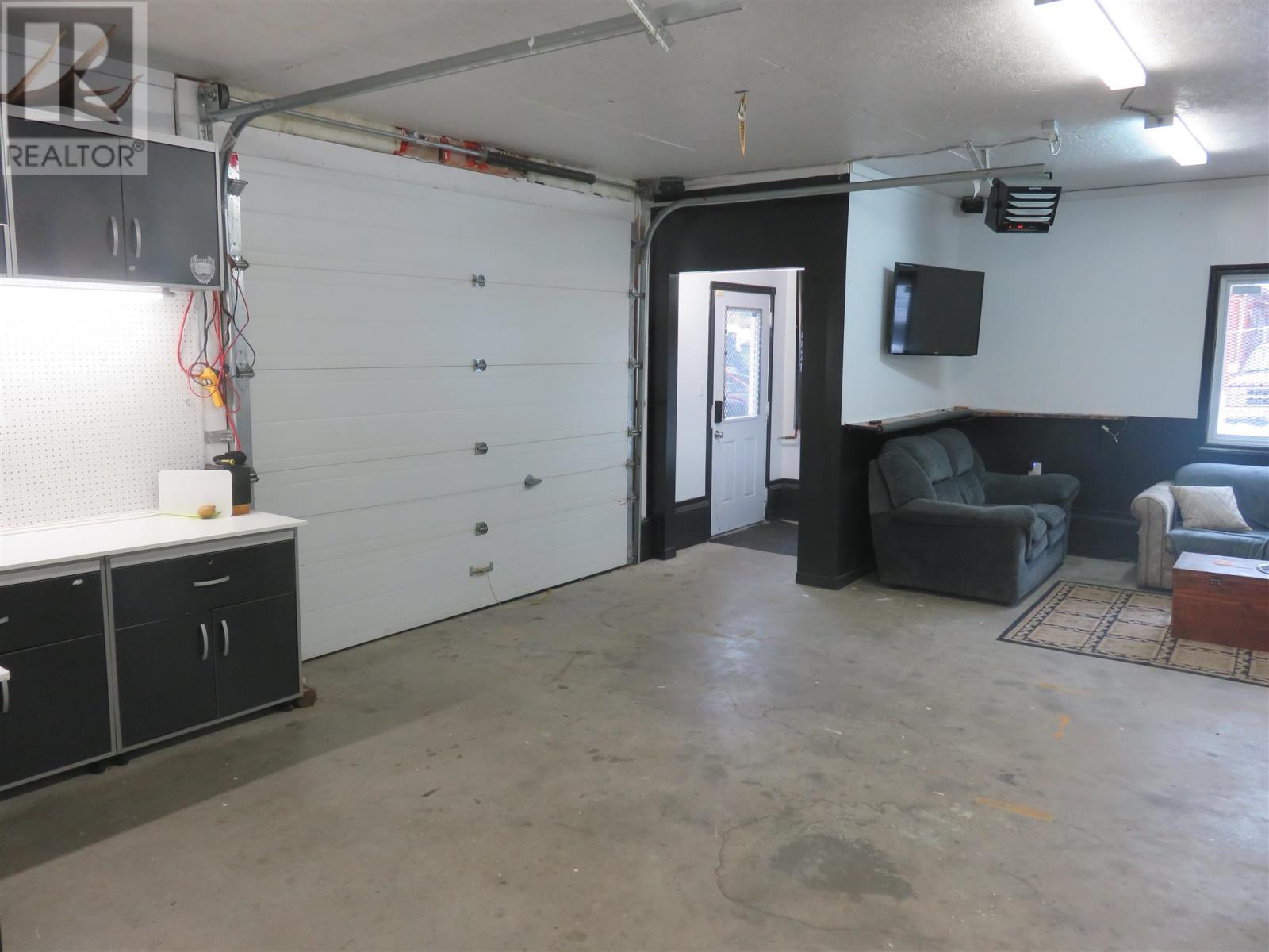 












60 Hergott AVE

,
Elliot Lake,




Ontario
P5A3A8

