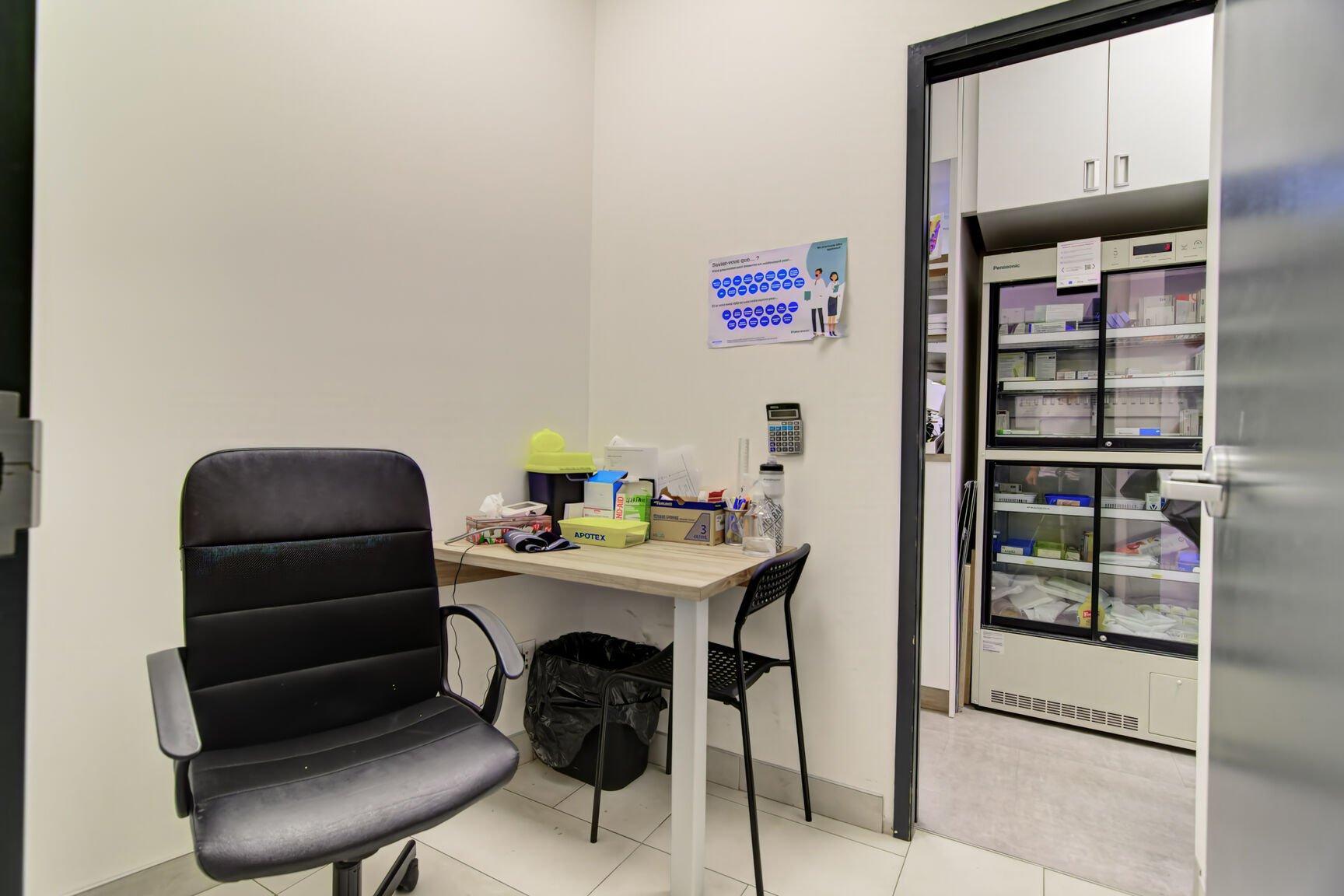 









1485Z

 - 1487Z


Rue Atateken

,
Montréal (Ville-Marie),




QC
H2L3L2

