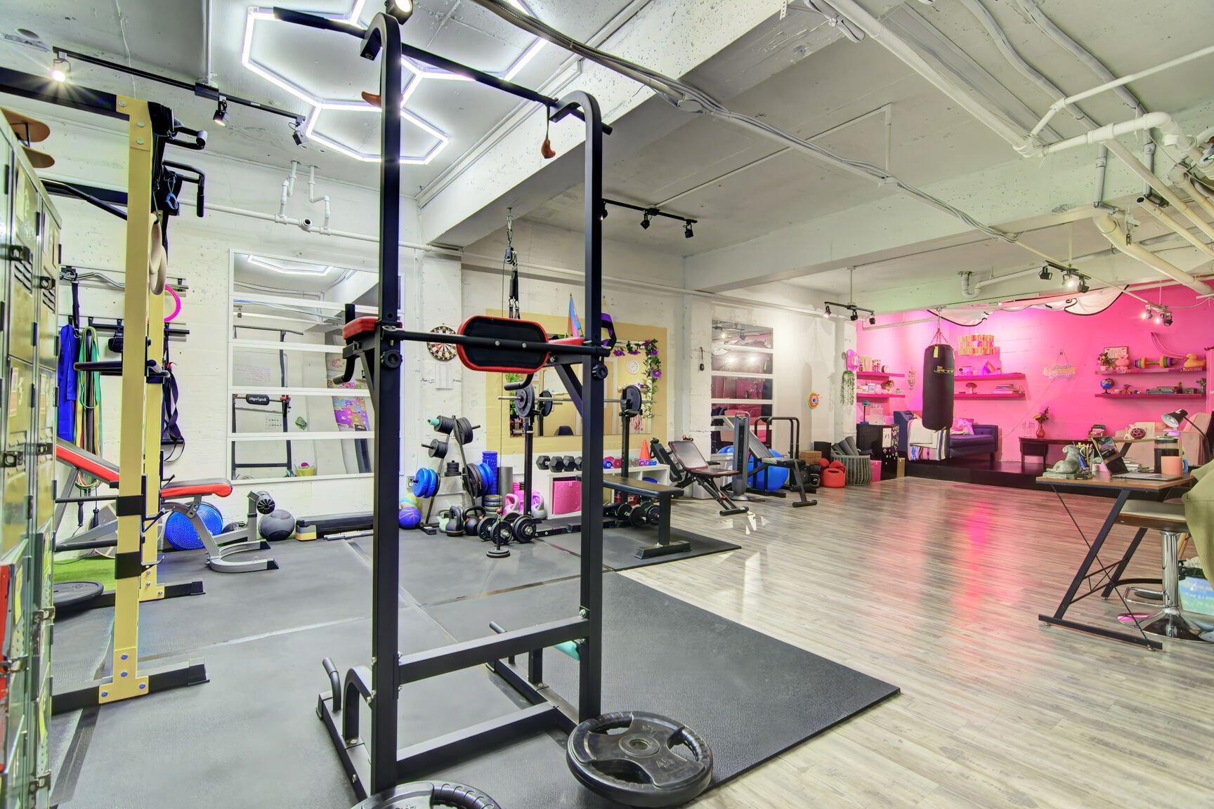 









1485Z

 - 1487Z


Rue Atateken

,
Montréal (Ville-Marie),




QC
H2L3L2

