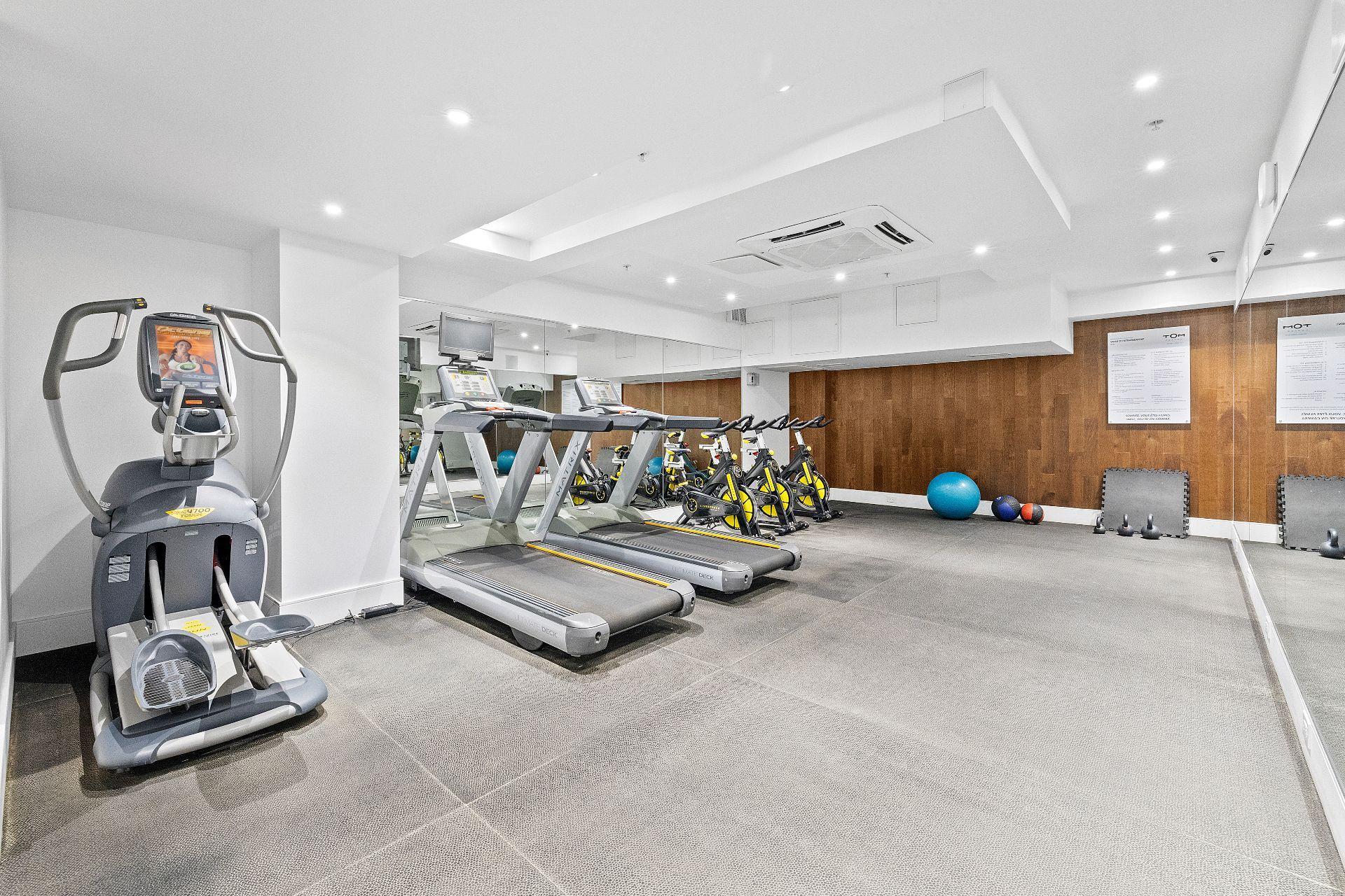 









1188


Av. Union

, 1117,
Montréal (Ville-Marie),




QC
H3B0E5

