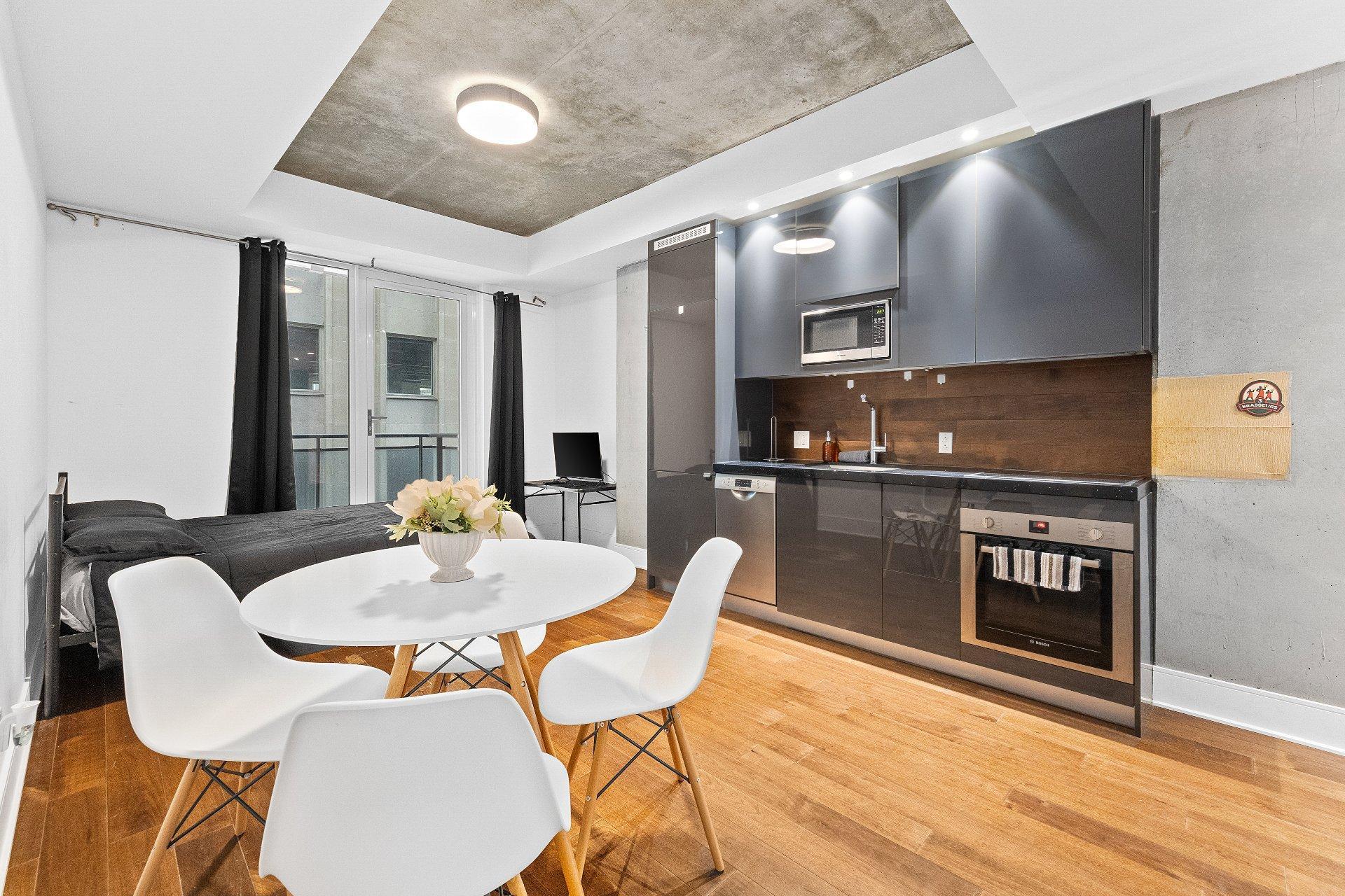 









1188


Av. Union

, 1117,
Montréal (Ville-Marie),




QC
H3B0E5

