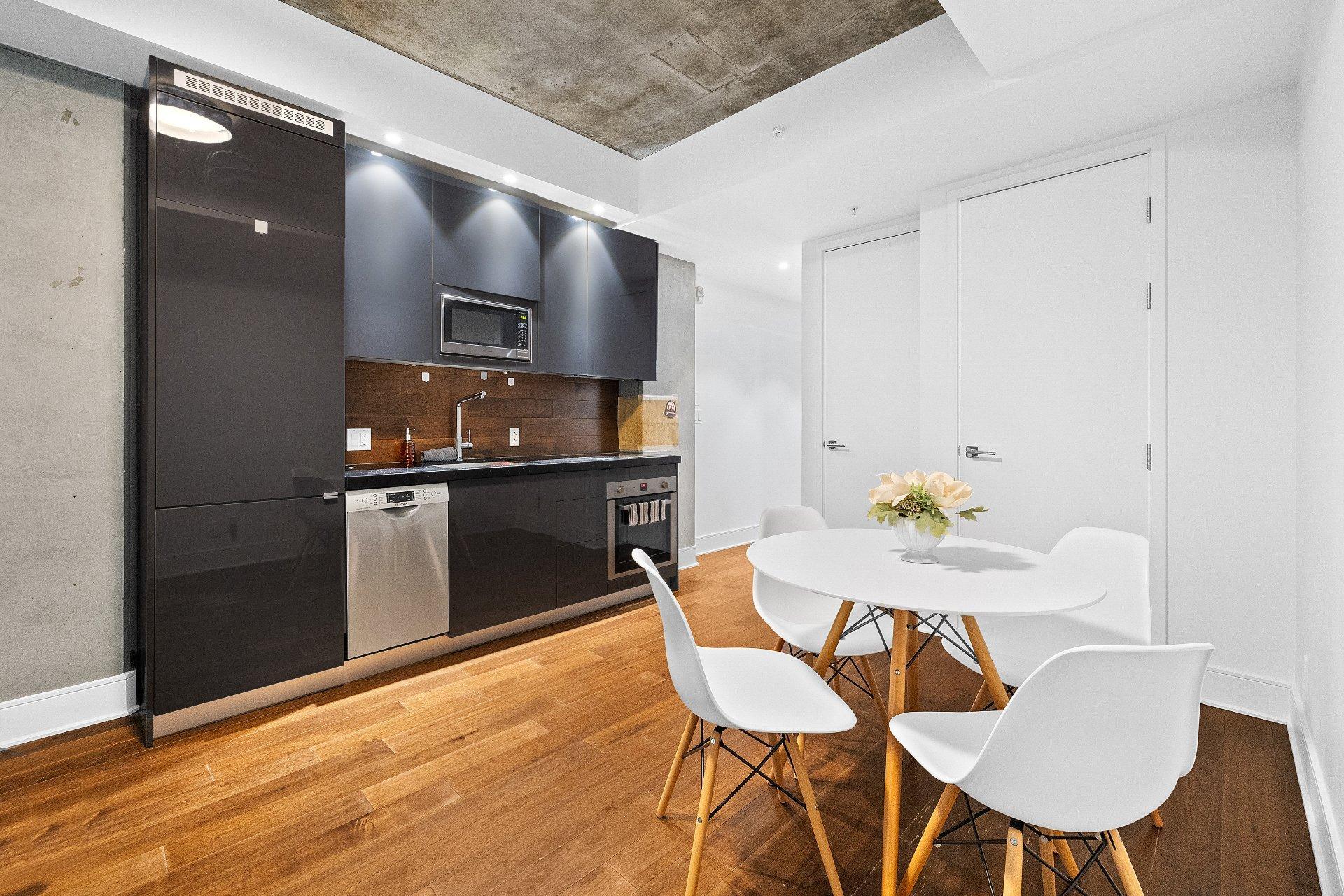 









1188


Av. Union

, 1117,
Montréal (Ville-Marie),




QC
H3B0E5

