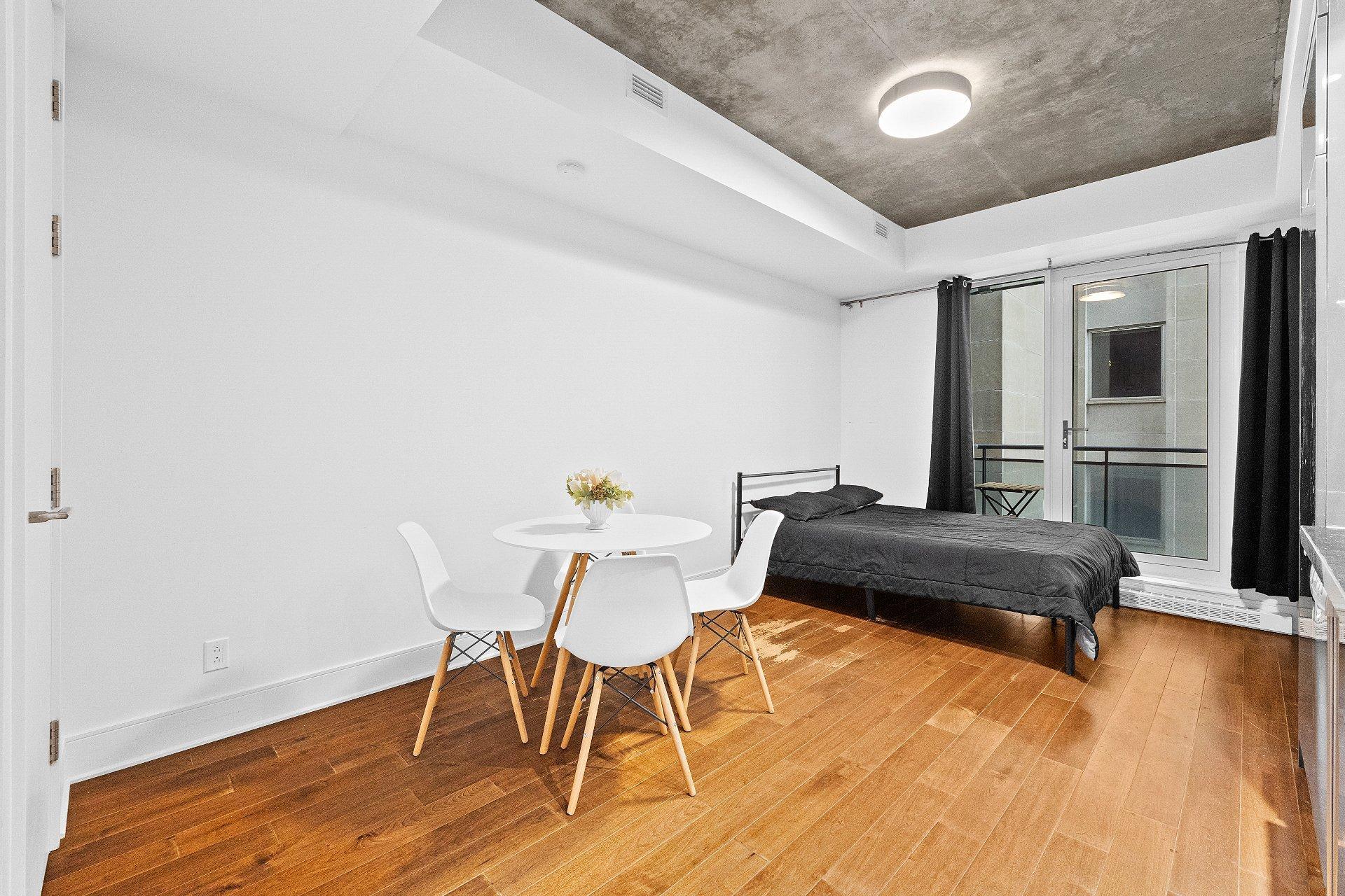 









1188


Av. Union

, 1117,
Montréal (Ville-Marie),




QC
H3B0E5

