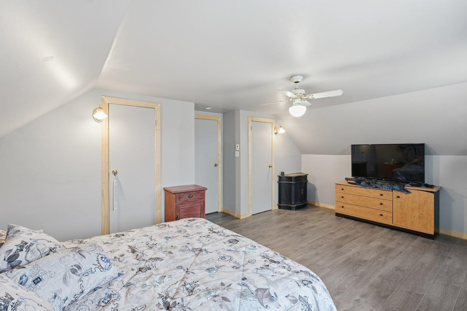 









131


Rue Lefebvre

,
Gatineau (Buckingham),




QC
J8L1E6

