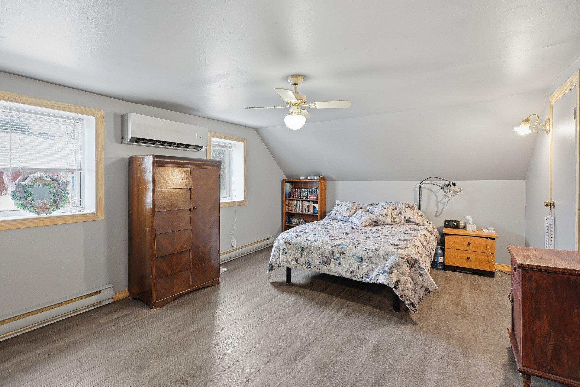 









131


Rue Lefebvre

,
Gatineau (Buckingham),




QC
J8L1E6

