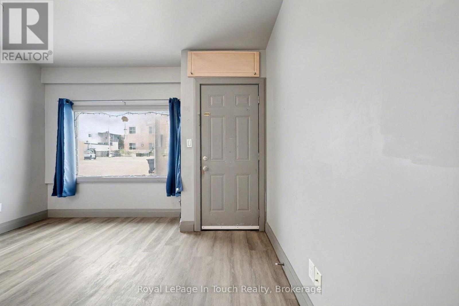 












A - 7 ROBERT STREET W

,
Penetanguishene,




Ontario
L9M1T9

