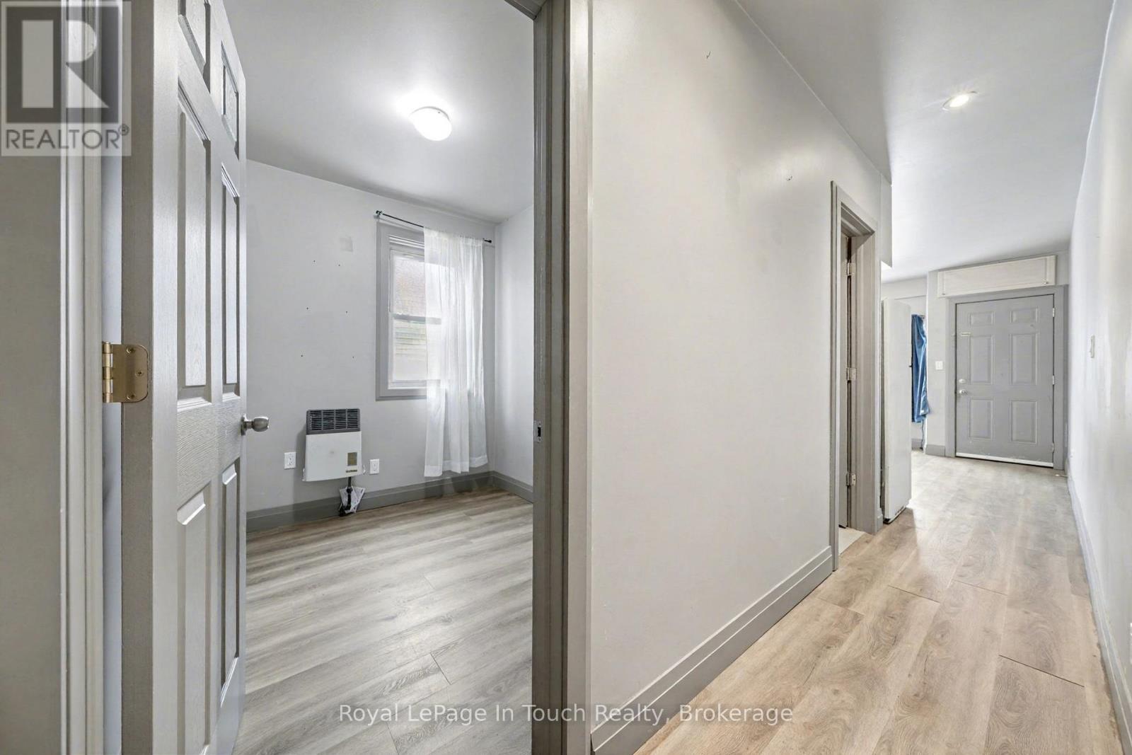 












A - 7 ROBERT STREET W

,
Penetanguishene,




Ontario
L9M1T9

