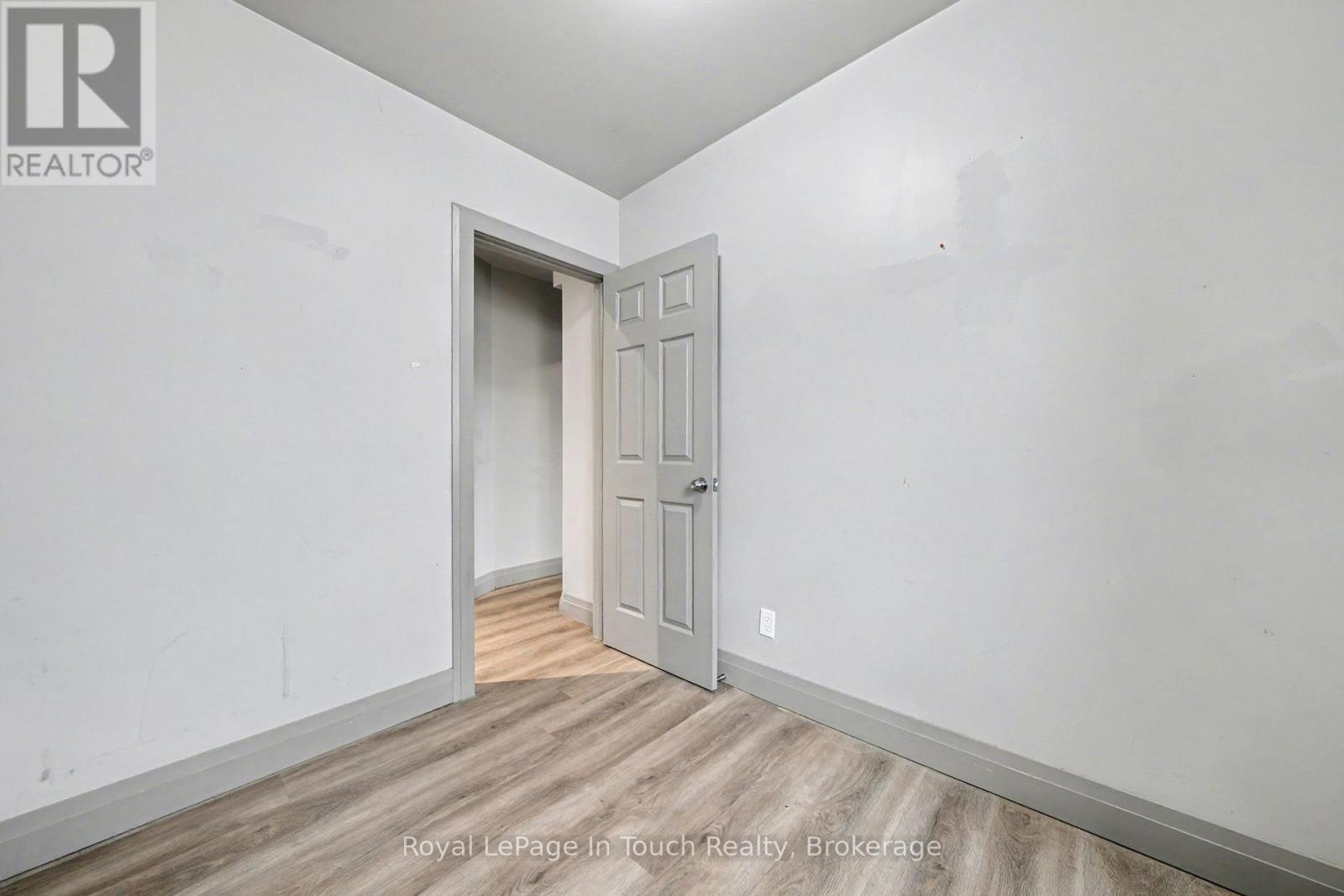 












A - 7 ROBERT STREET W

,
Penetanguishene,




Ontario
L9M1T9

