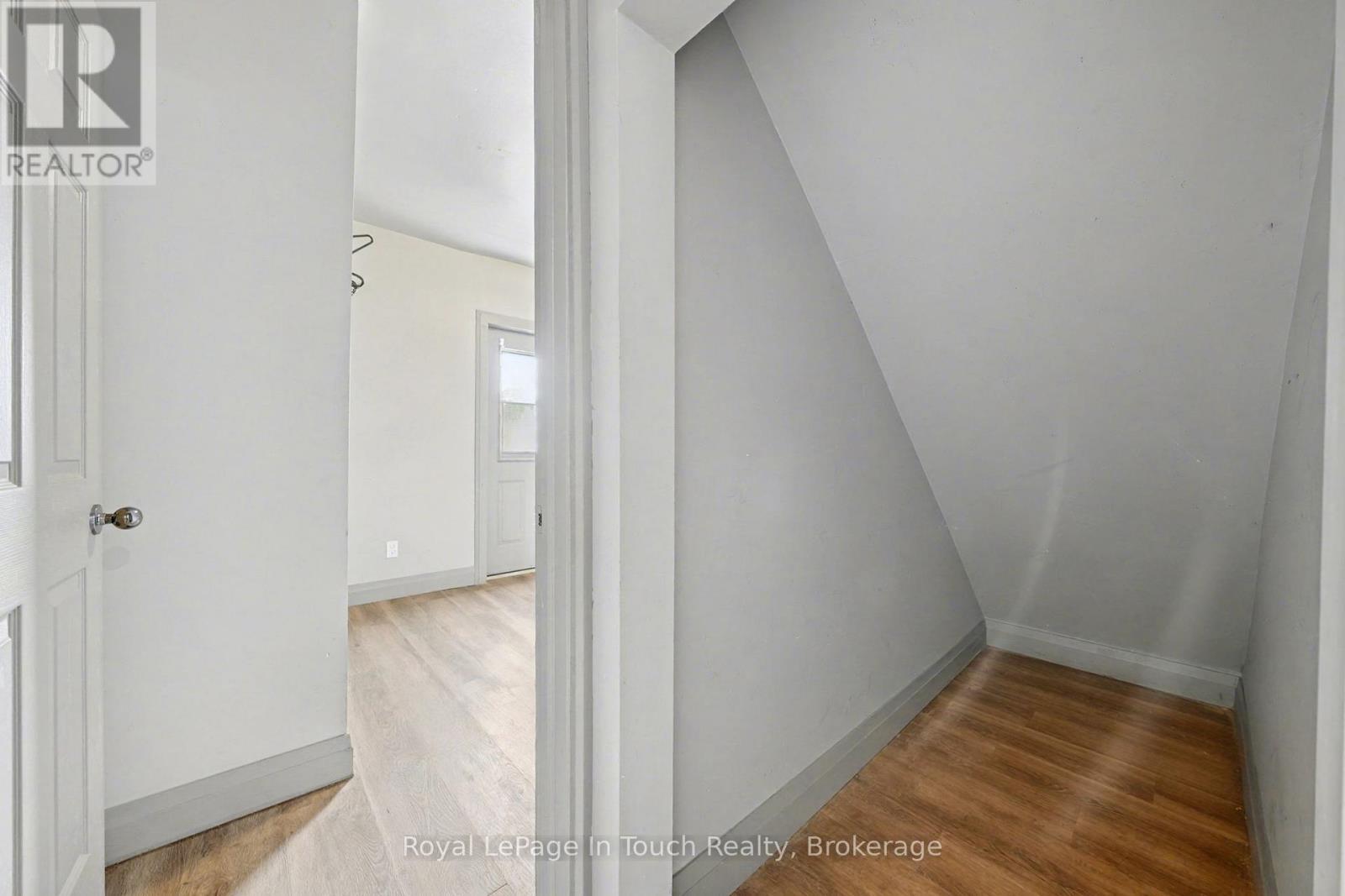 












A - 7 ROBERT STREET W

,
Penetanguishene,




Ontario
L9M1T9

