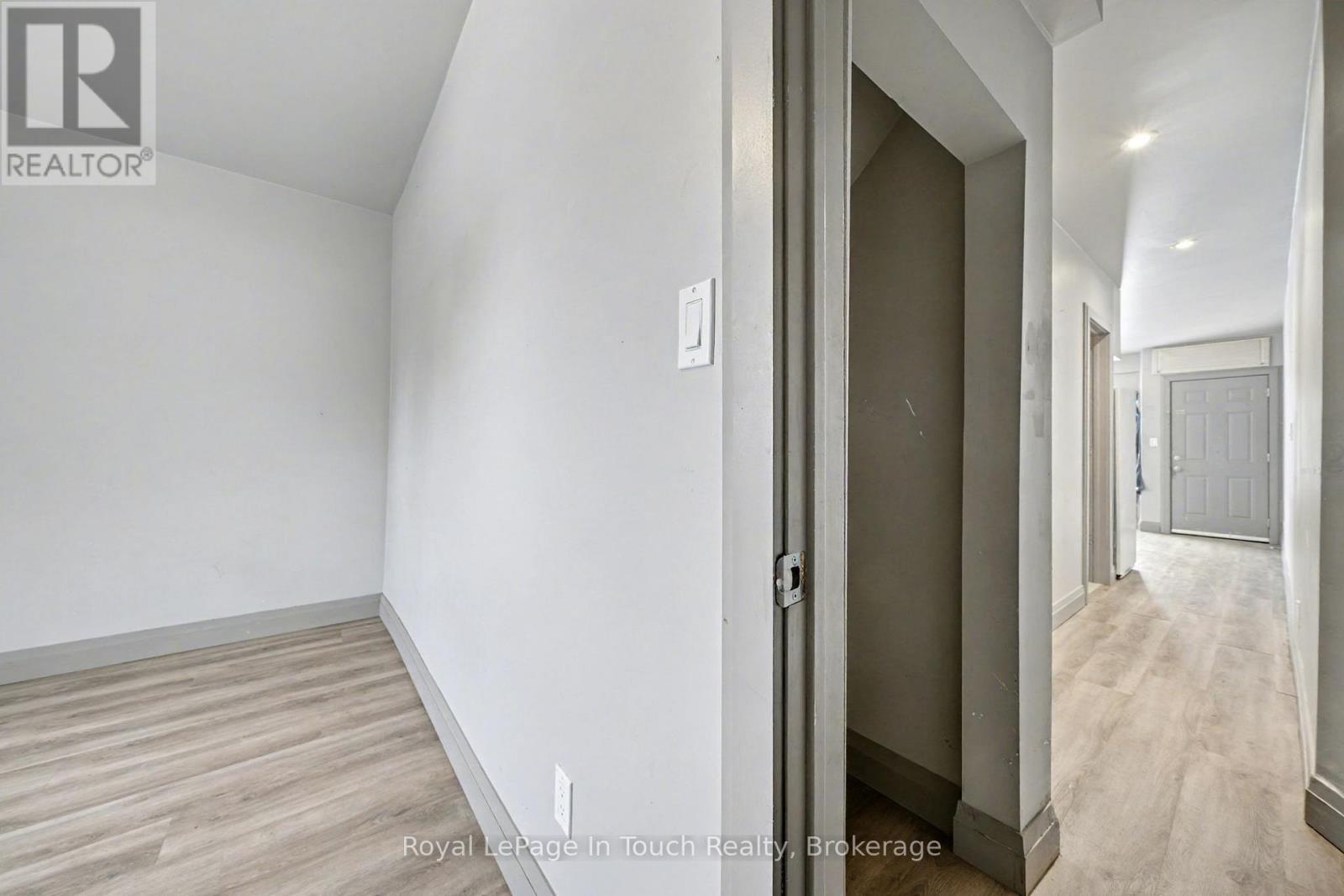 












A - 7 ROBERT STREET W

,
Penetanguishene,




Ontario
L9M1T9

