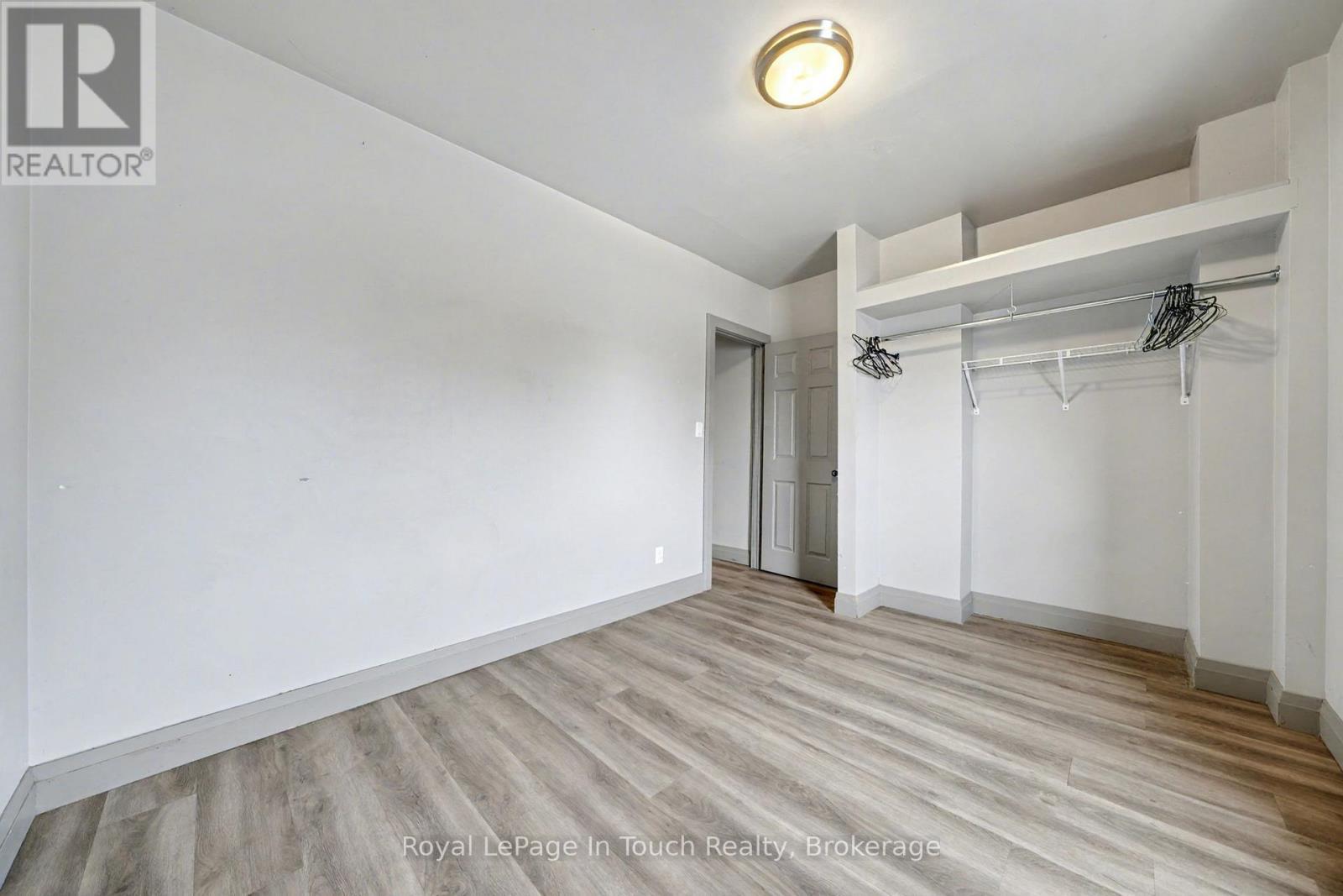 












A - 7 ROBERT STREET W

,
Penetanguishene,




Ontario
L9M1T9

