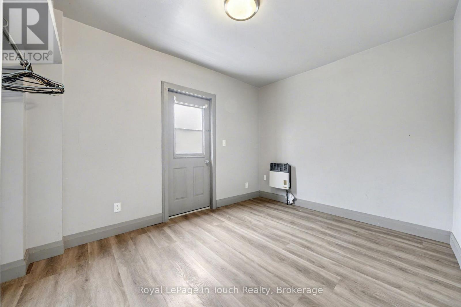 












A - 7 ROBERT STREET W

,
Penetanguishene,




Ontario
L9M1T9

