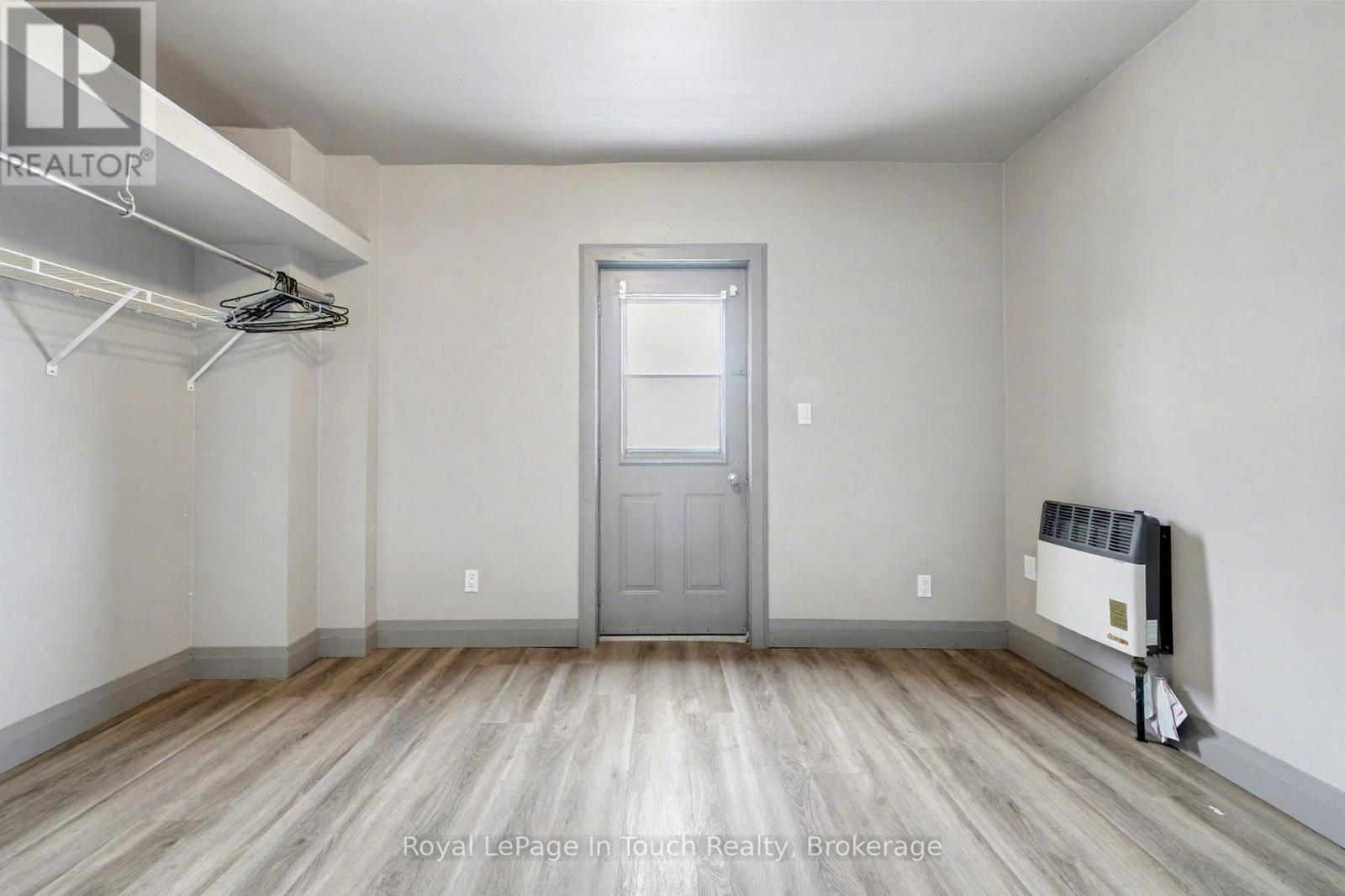 












A - 7 ROBERT STREET W

,
Penetanguishene,




Ontario
L9M1T9

