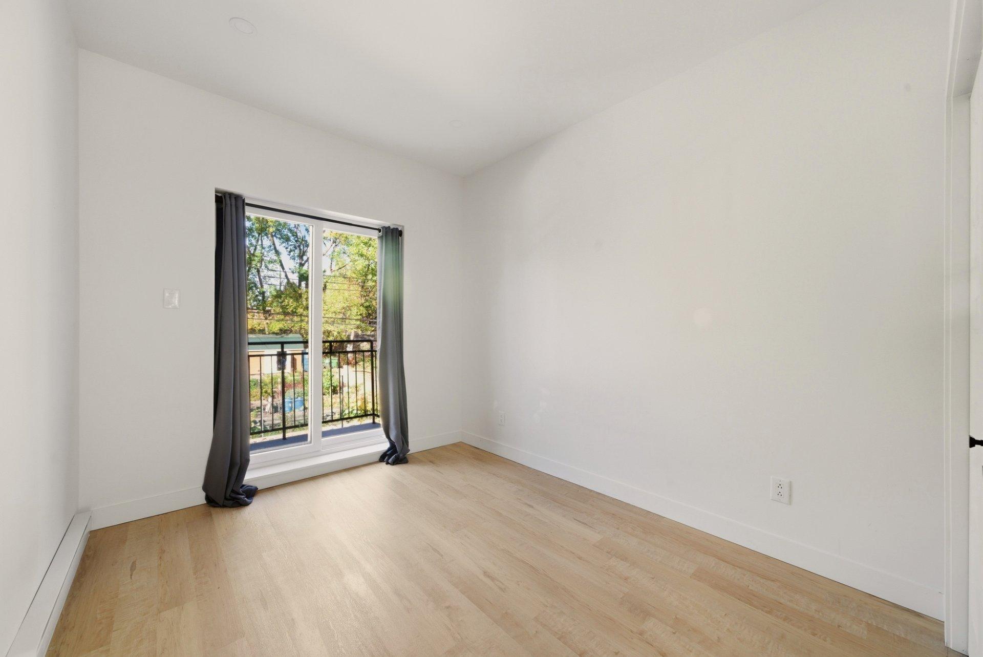 









2436


Rue Knox

,
Montréal (Le Sud-Ouest),




QC
H3K1P9

