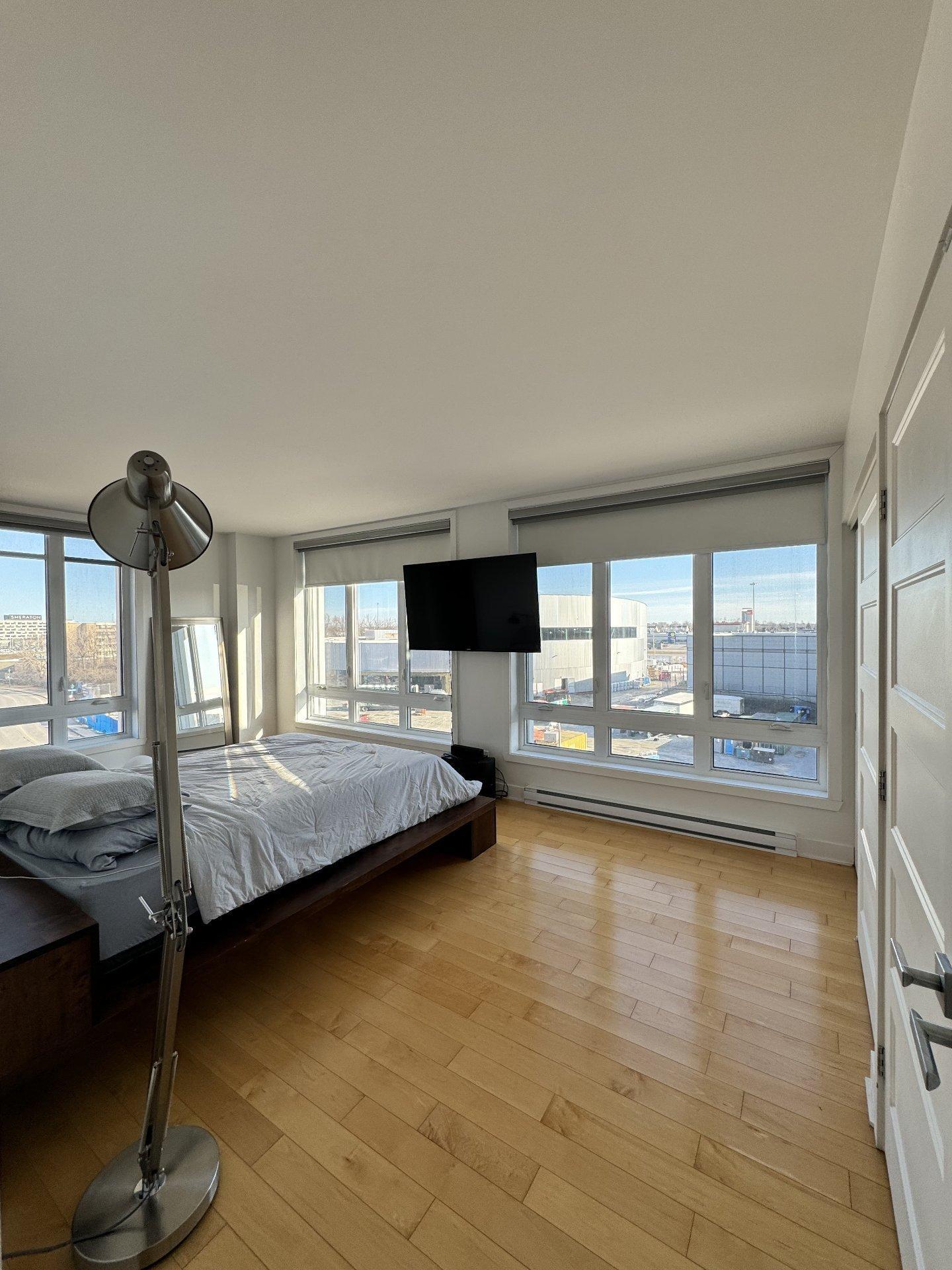 









2160


Av. Terry-Fox

, 514,
Laval (Chomedey),




QC
H7T3B7

