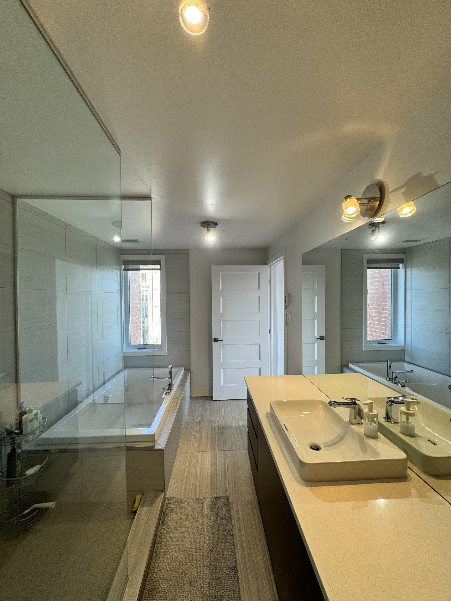 









2160


Av. Terry-Fox

, 514,
Laval (Chomedey),




QC
H7T3B7

