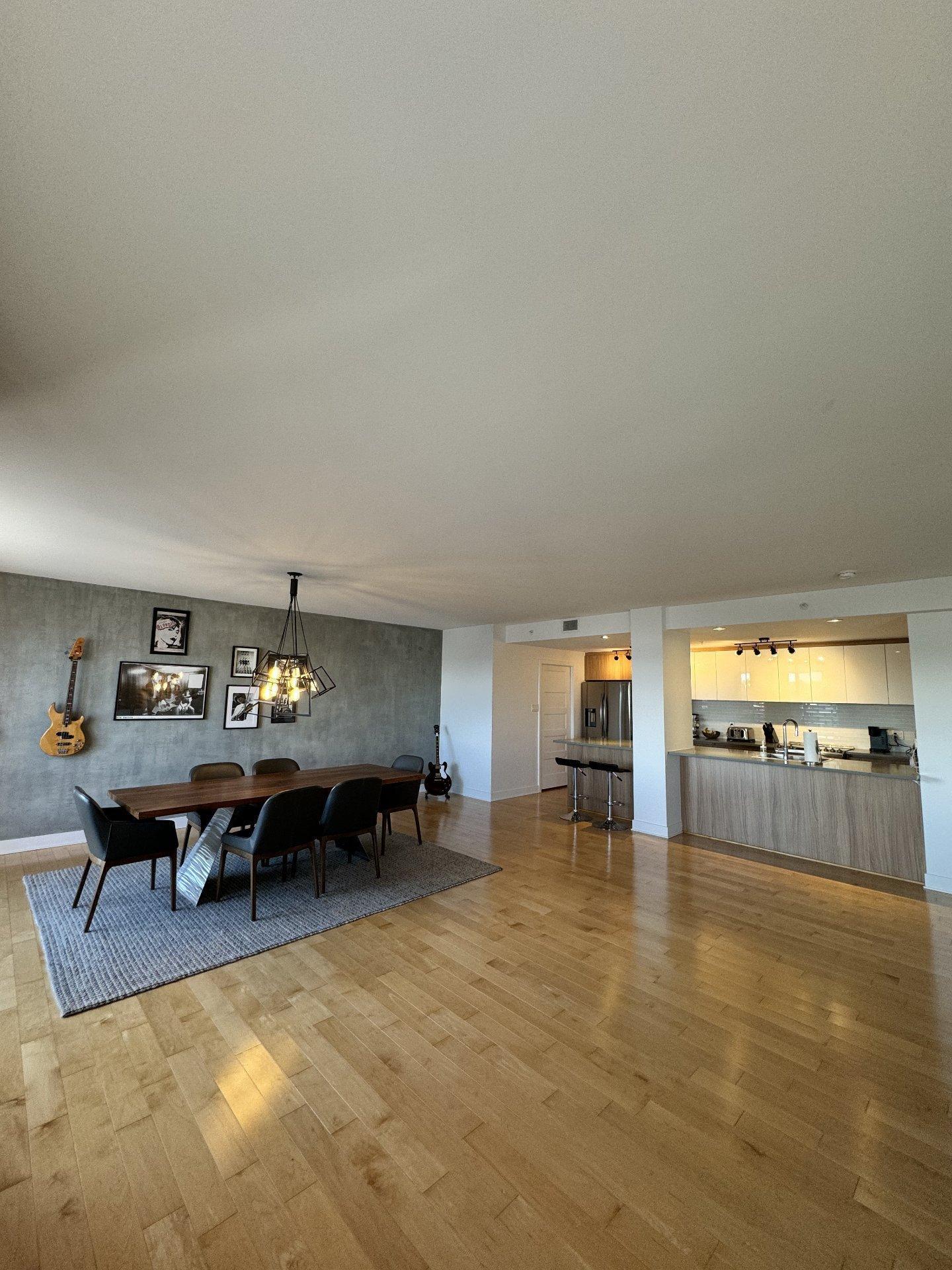 









2160


Av. Terry-Fox

, 514,
Laval (Chomedey),




QC
H7T3B7

