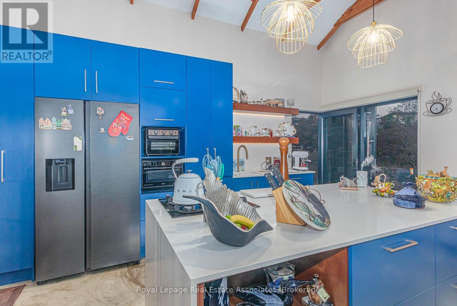 












0 INTERNATIONAL - SEE REMARKS STREET

,
South Africa,




Ontario
