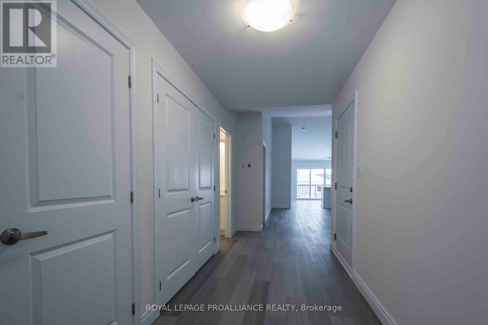 












121 FARRINGTON CRESCENT

,
Prince Edward County (Picton Ward),




Ontario
K0K2T0

