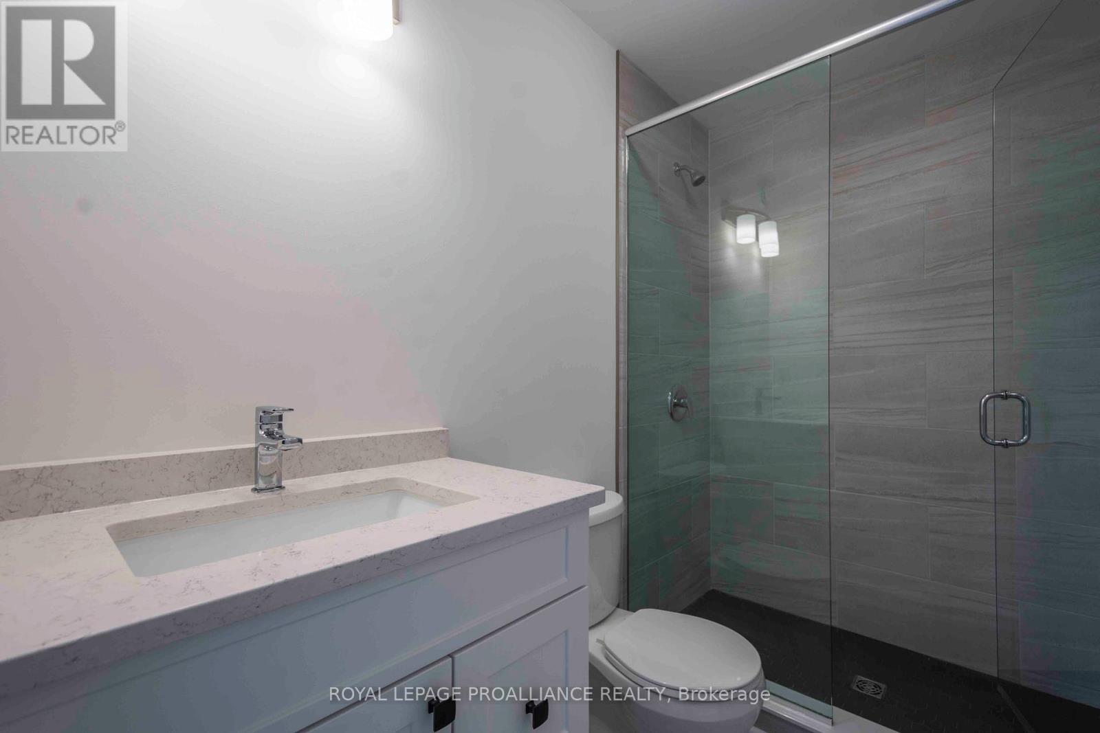 












121 FARRINGTON CRESCENT

,
Prince Edward County (Picton Ward),




Ontario
K0K2T0

