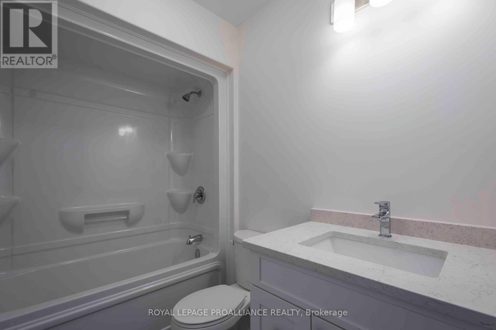 












121 FARRINGTON CRESCENT

,
Prince Edward County (Picton Ward),




Ontario
K0K2T0

