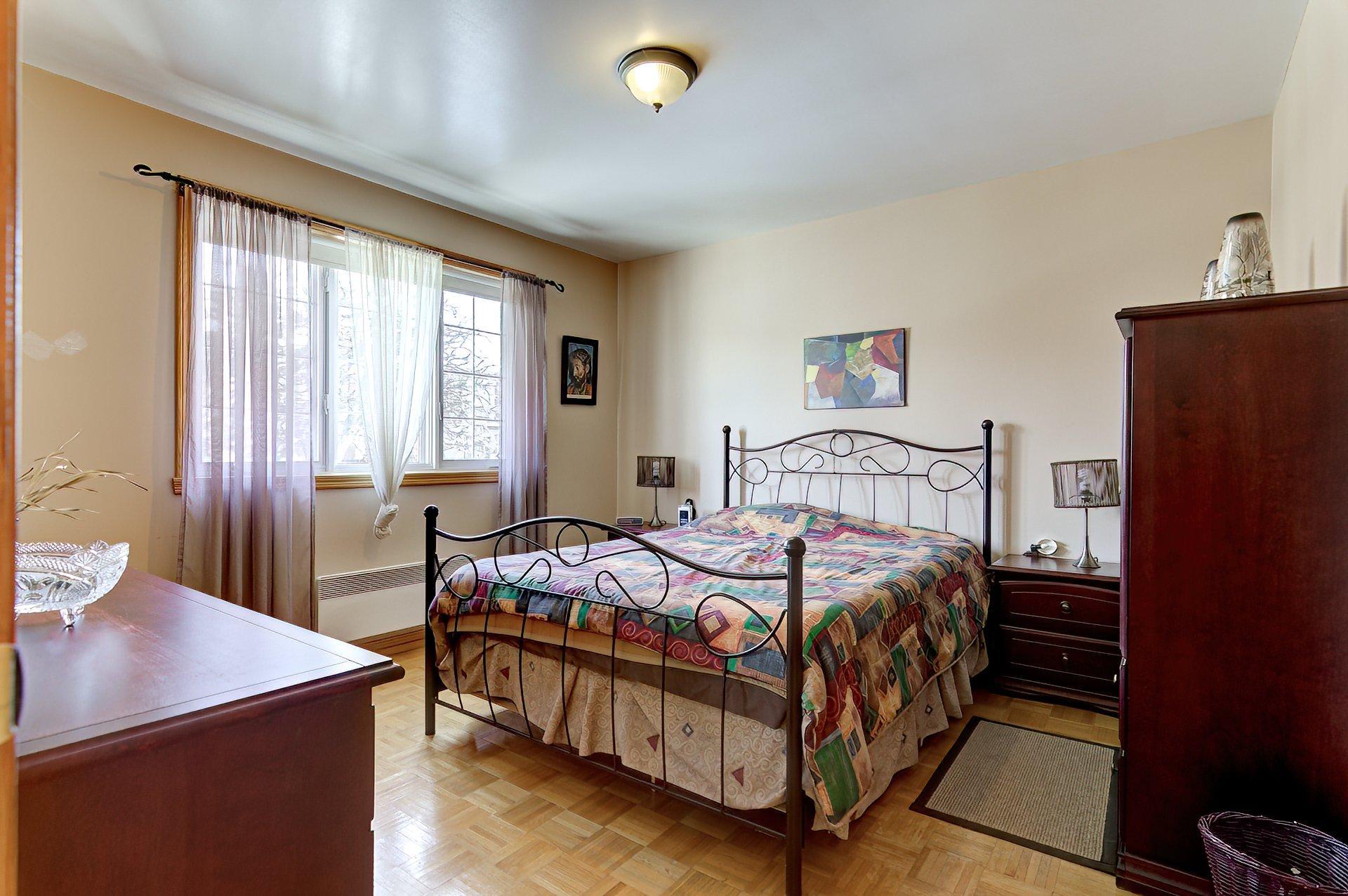 









1560


Rue Trépanier

,
Laval (Chomedey),




QC
H7W3G7

