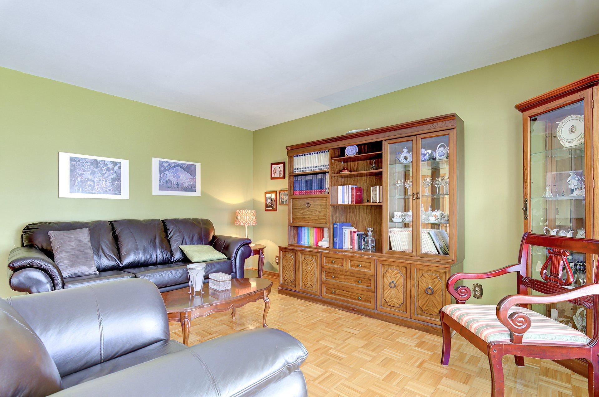 









1560


Rue Trépanier

,
Laval (Chomedey),




QC
H7W3G7

