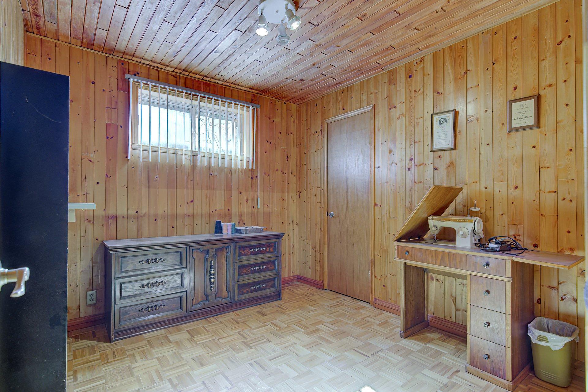 









1560


Rue Trépanier

,
Laval (Chomedey),




QC
H7W3G7

