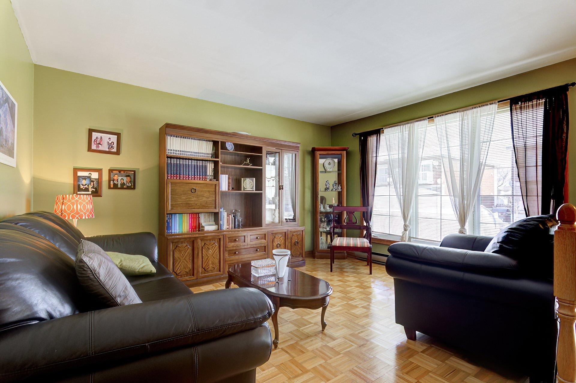 









1560


Rue Trépanier

,
Laval (Chomedey),




QC
H7W3G7

