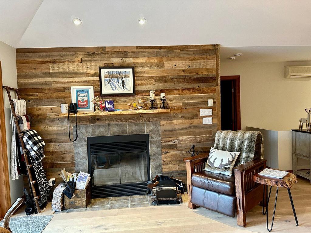 









378


Allée du Sanctuaire

,
Mont-Tremblant,




QC
J8E3L3

