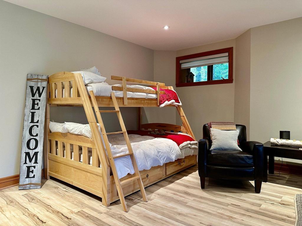 









378


Allée du Sanctuaire

,
Mont-Tremblant,




QC
J8E3L3

