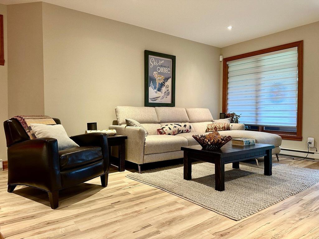 









378


Allée du Sanctuaire

,
Mont-Tremblant,




QC
J8E3L3

