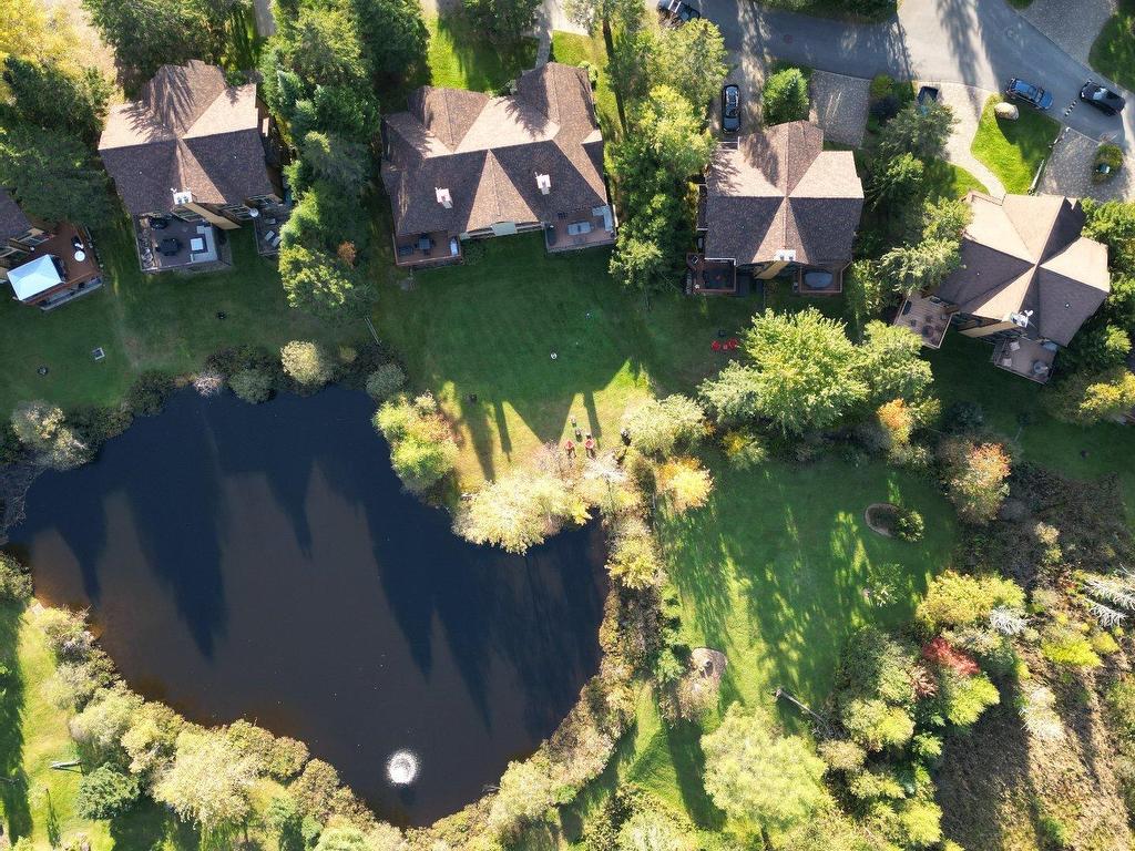 









378


Allée du Sanctuaire

,
Mont-Tremblant,




QC
J8E3L3

