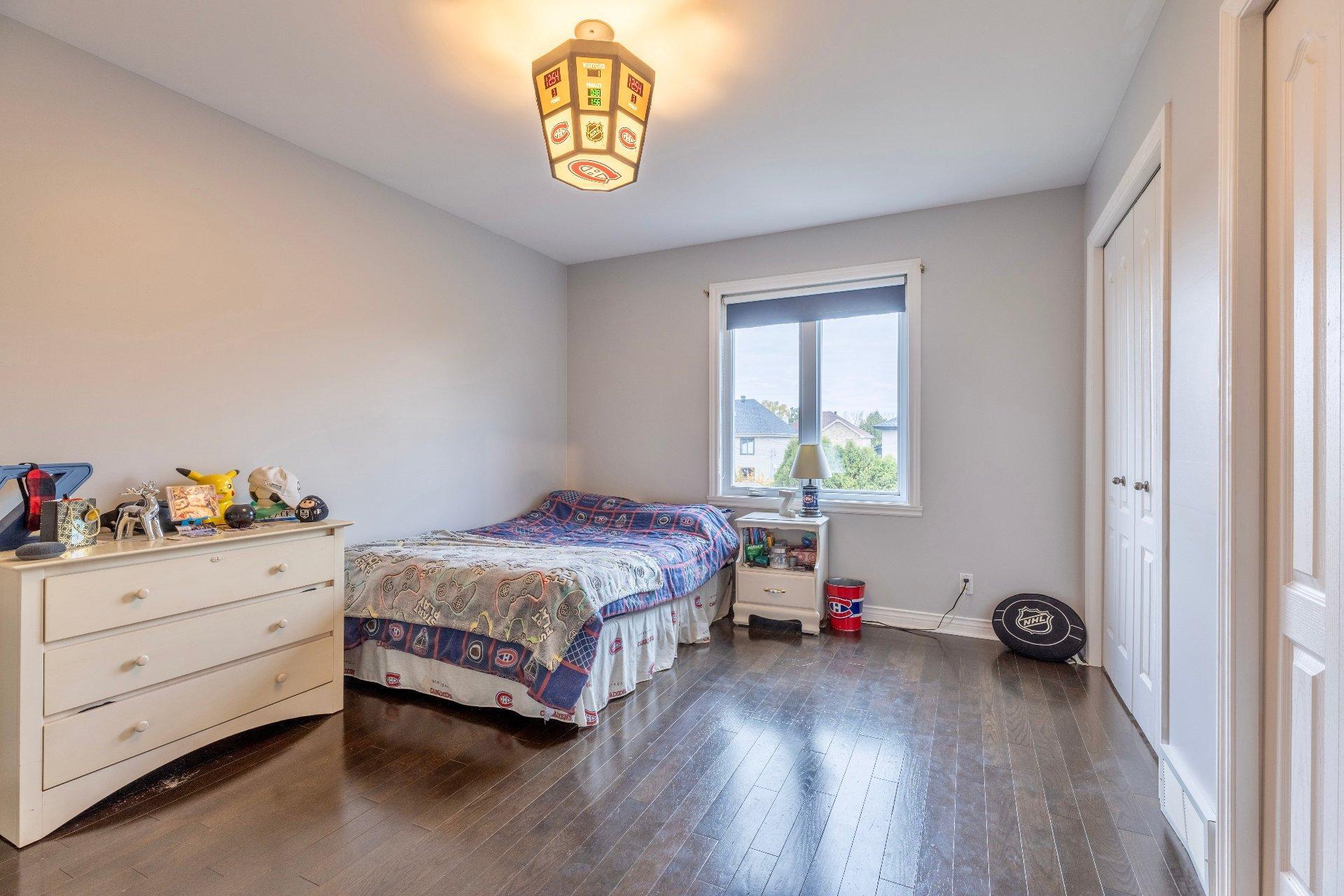 









54


Rue Lucille-Teasdale

,
Notre-Dame-de-l'Île-Perrot,




QC
J7W1T9

