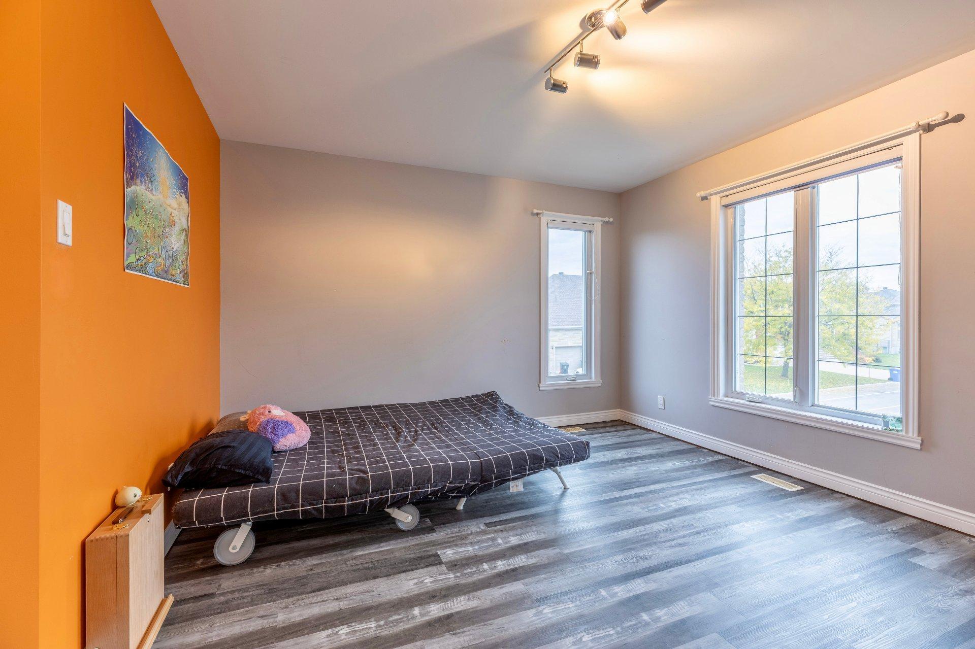 









54


Rue Lucille-Teasdale

,
Notre-Dame-de-l'Île-Perrot,




QC
J7W1T9

