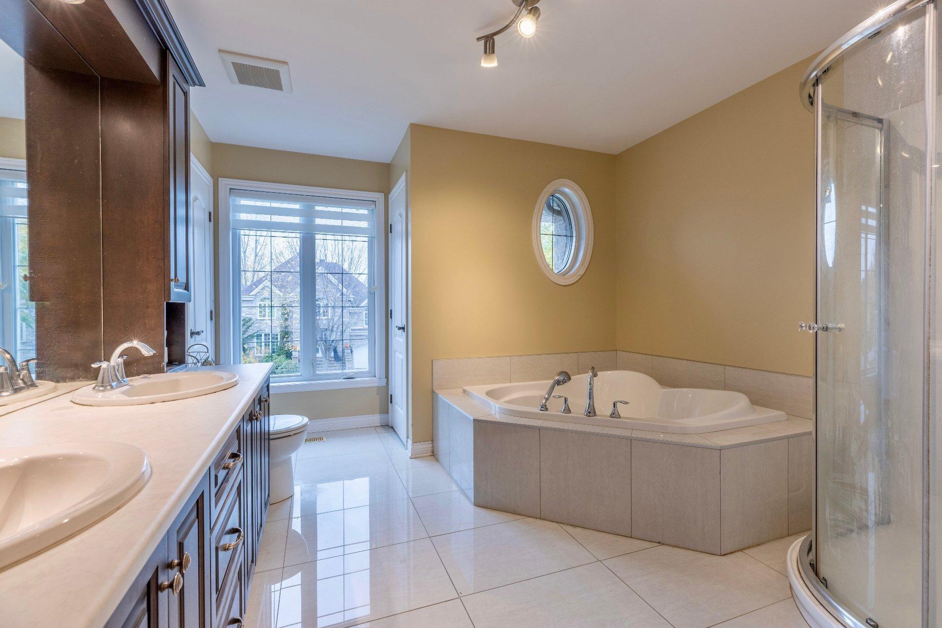 









54


Rue Lucille-Teasdale

,
Notre-Dame-de-l'Île-Perrot,




QC
J7W1T9

