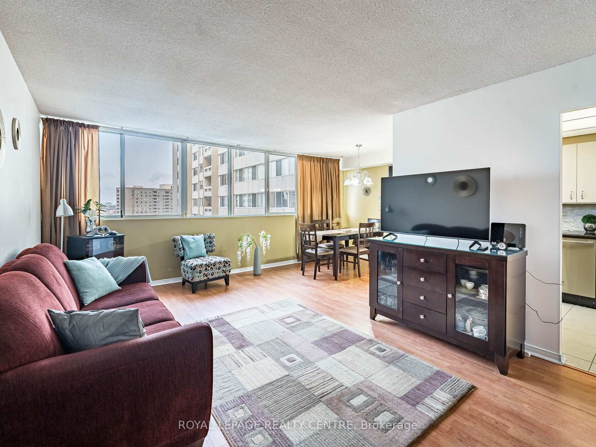 









3590


Kaneff

Crescent West, 1604,
Mississauga,




ON
L5A 3X3

