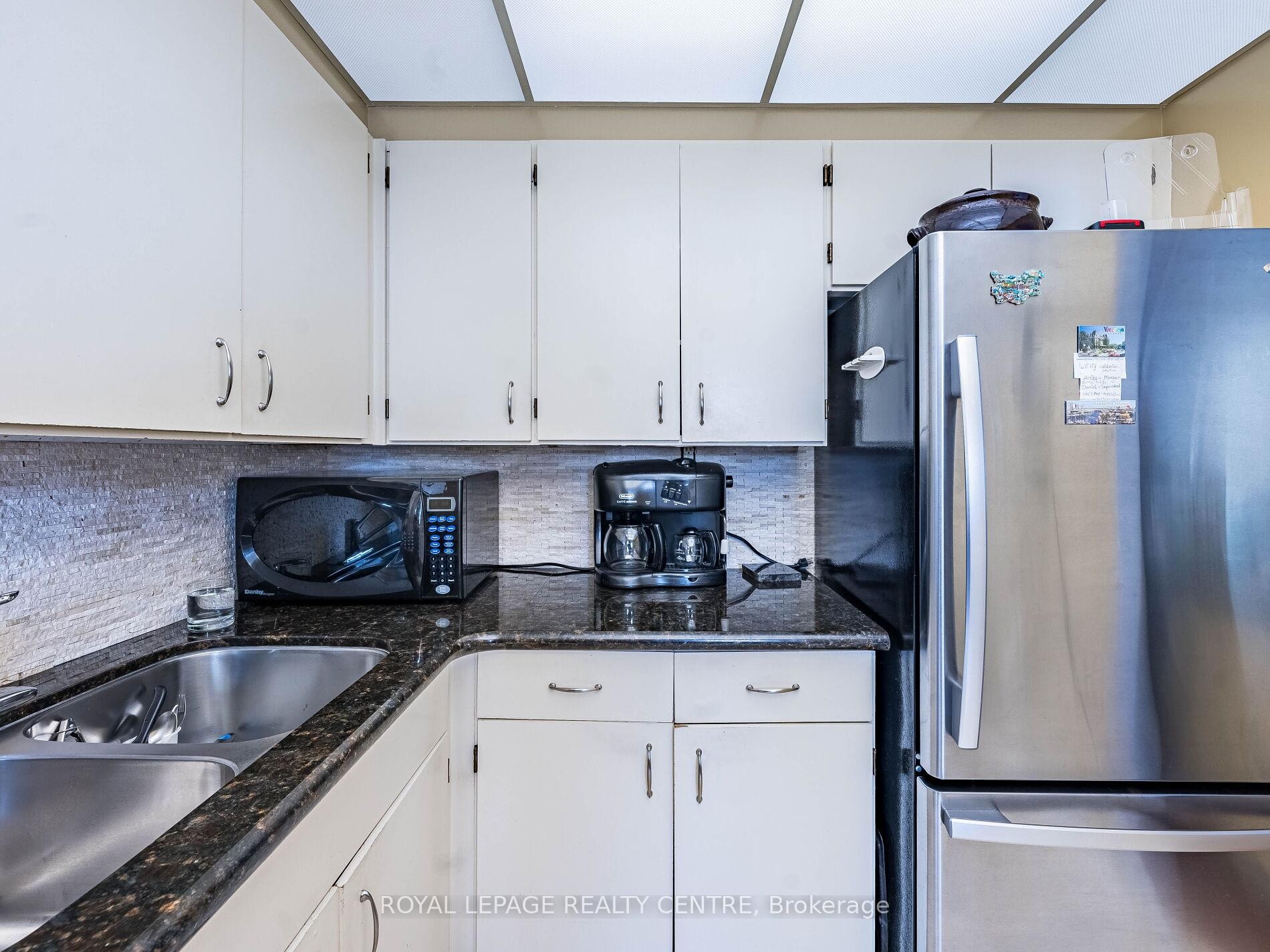 









3590


Kaneff

Crescent West, 1604,
Mississauga,




ON
L5A 3X3

