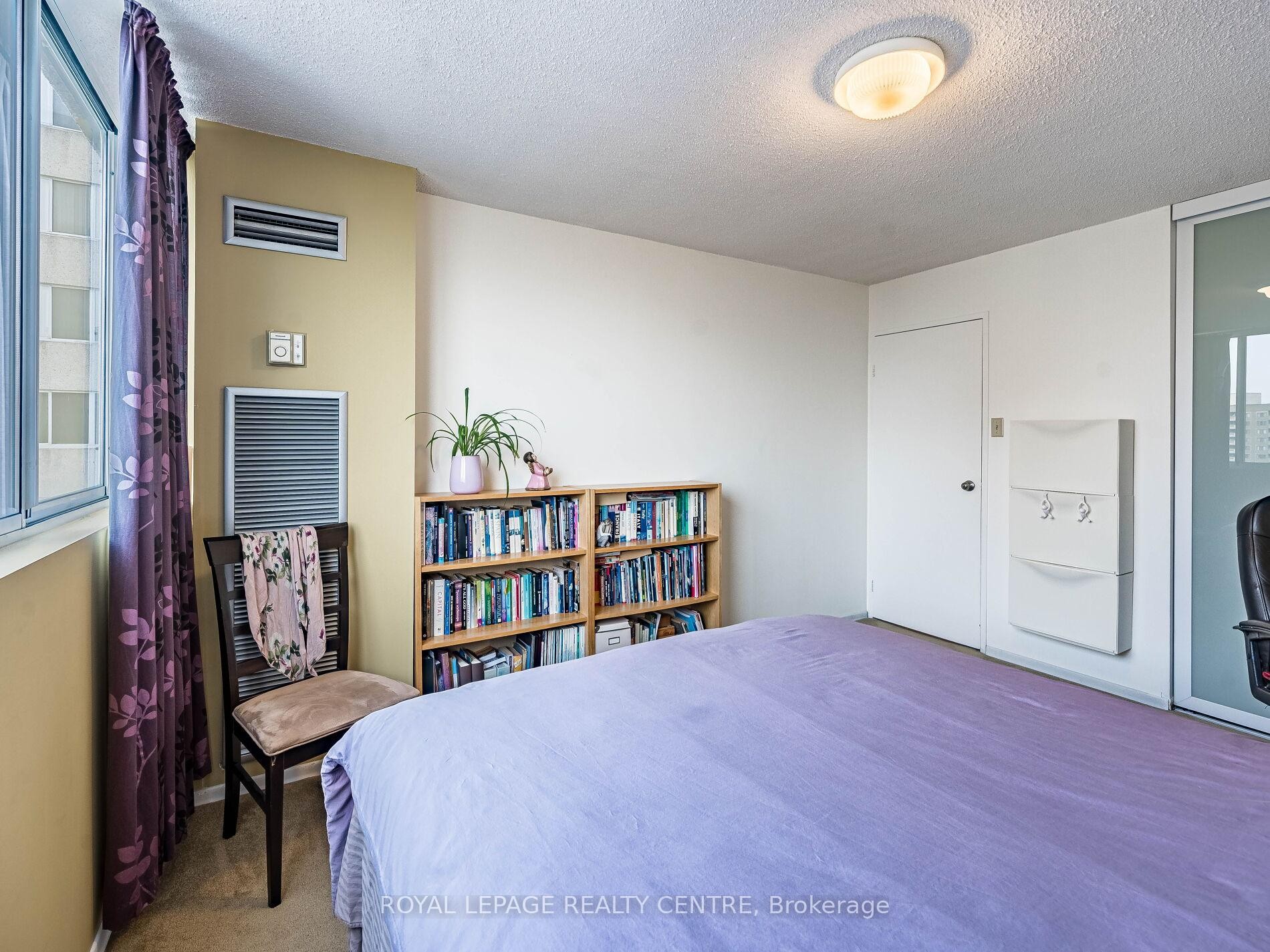 









3590


Kaneff

Crescent West, 1604,
Mississauga,




ON
L5A 3X3

