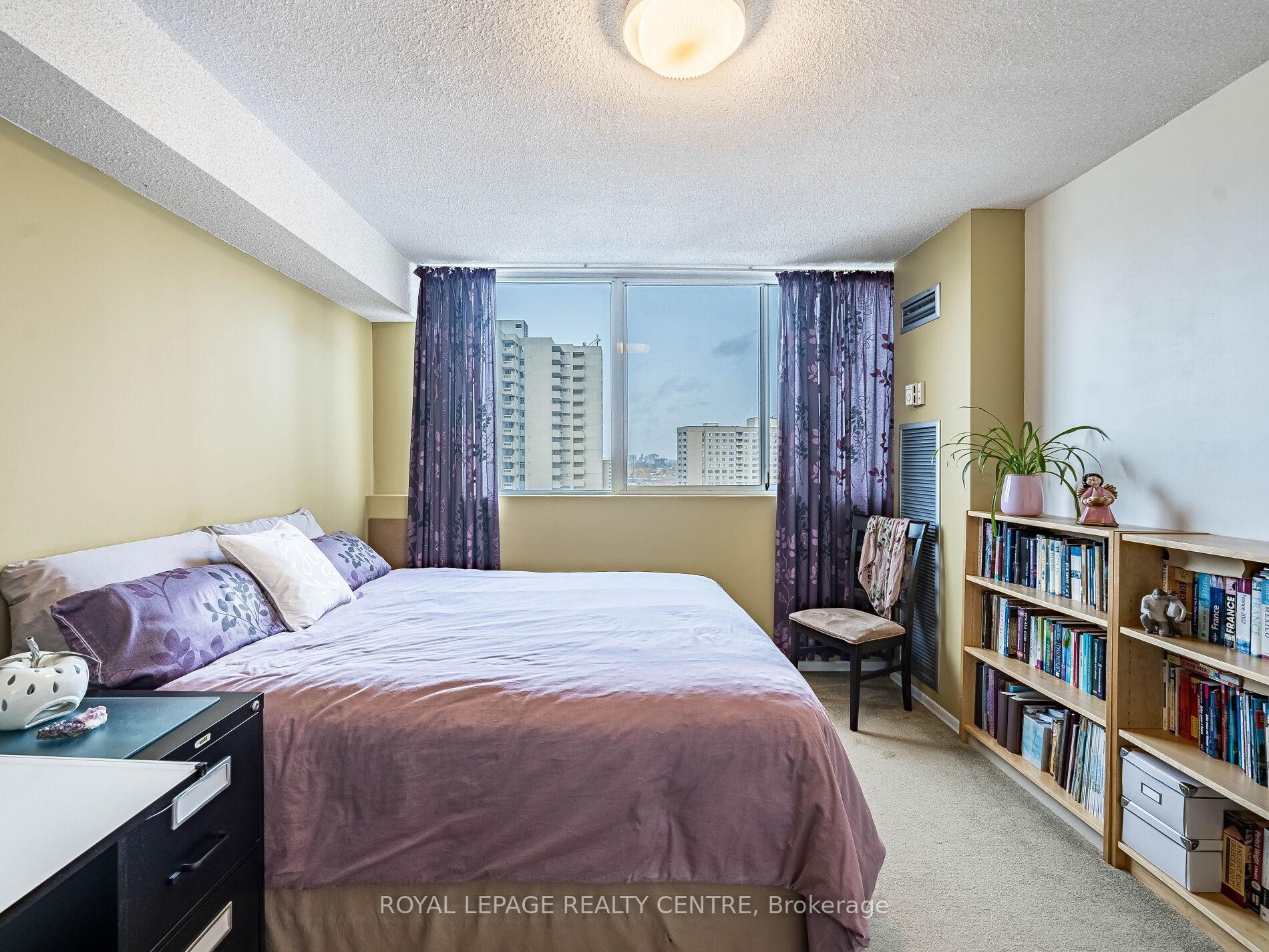 









3590


Kaneff

Crescent West, 1604,
Mississauga,




ON
L5A 3X3

