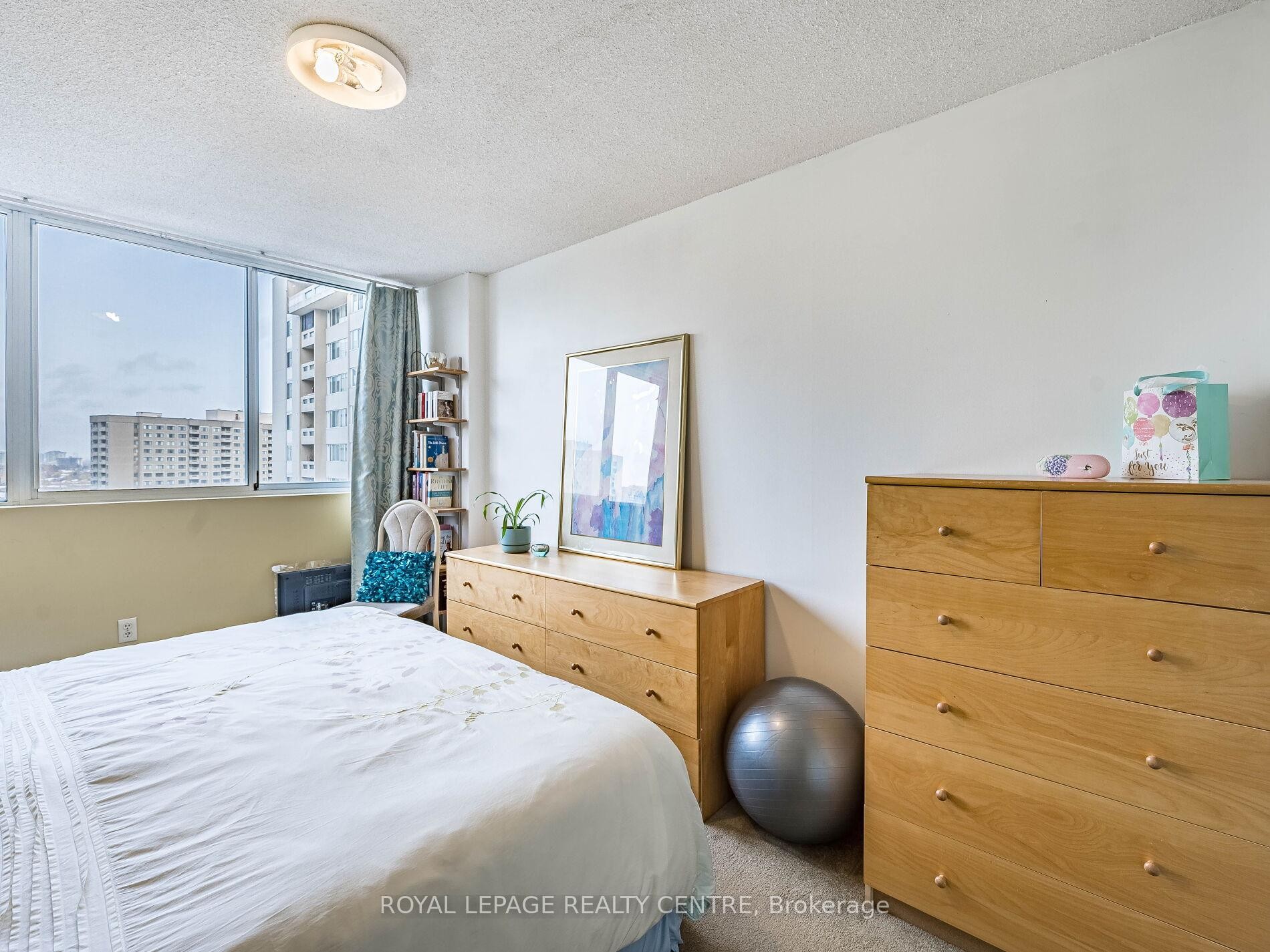 









3590


Kaneff

Crescent West, 1604,
Mississauga,




ON
L5A 3X3

