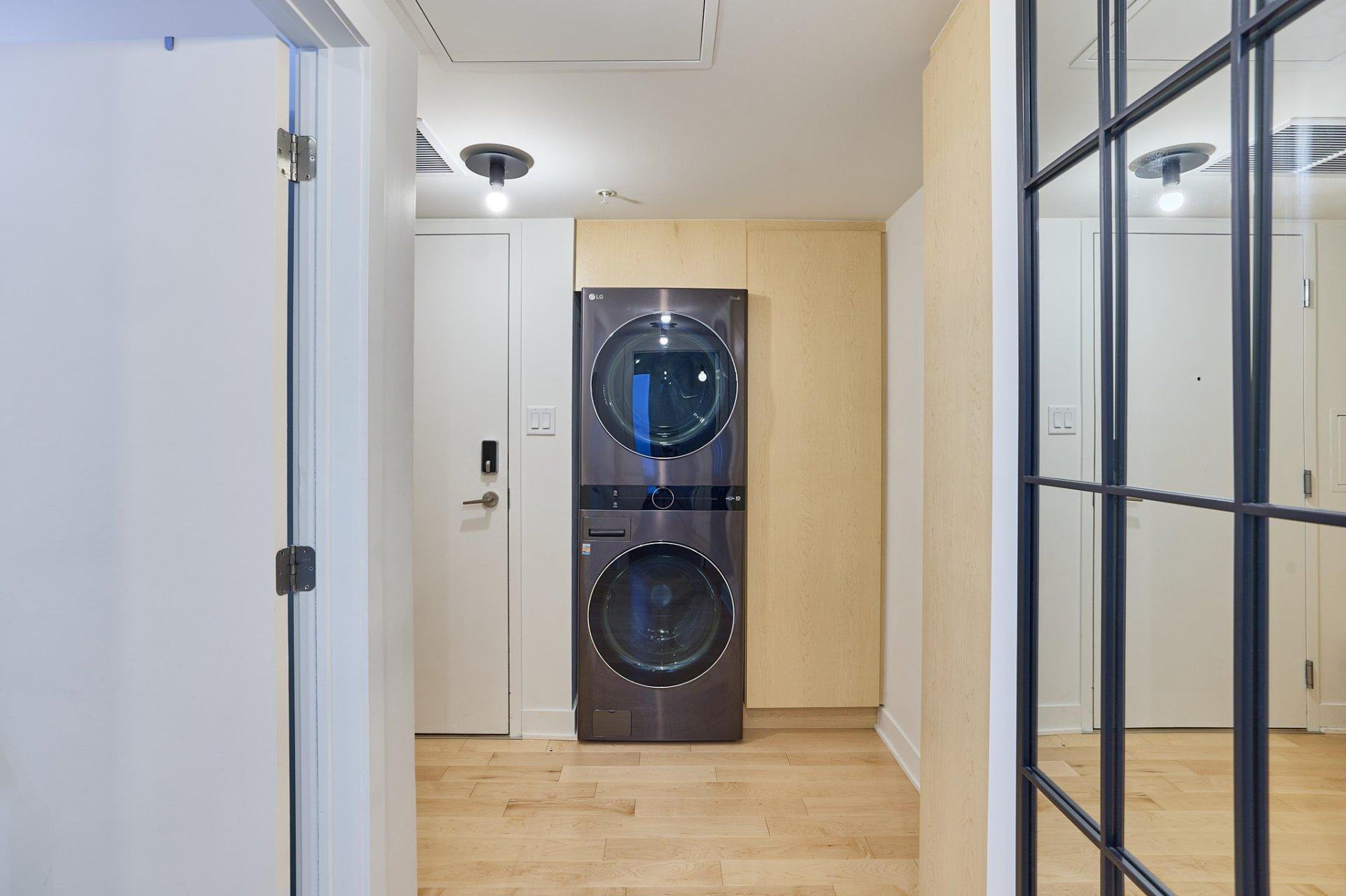 









60


Rue de l'Éclipse

, 2102,
Brossard,




QC
J4Z0T8

