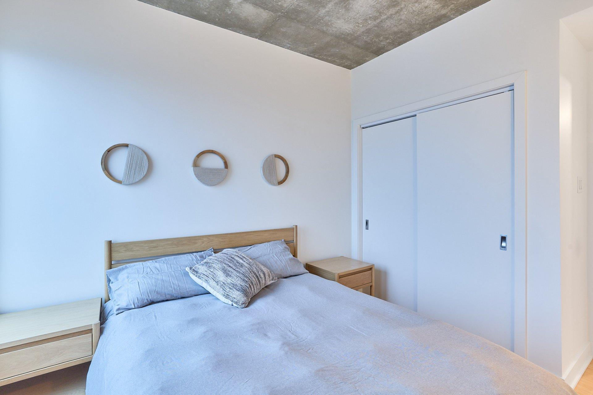 









60


Rue de l'Éclipse

, 2102,
Brossard,




QC
J4Z0T8

