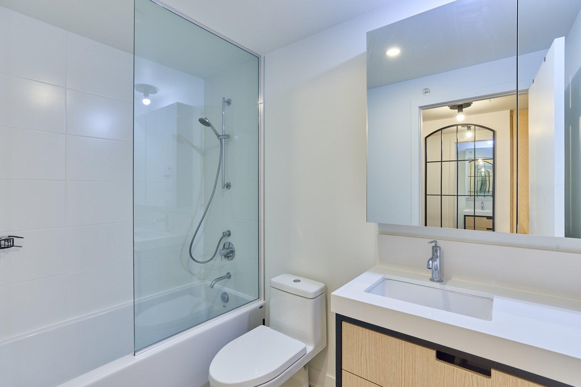 









60


Rue de l'Éclipse

, 2102,
Brossard,




QC
J4Z0T8

