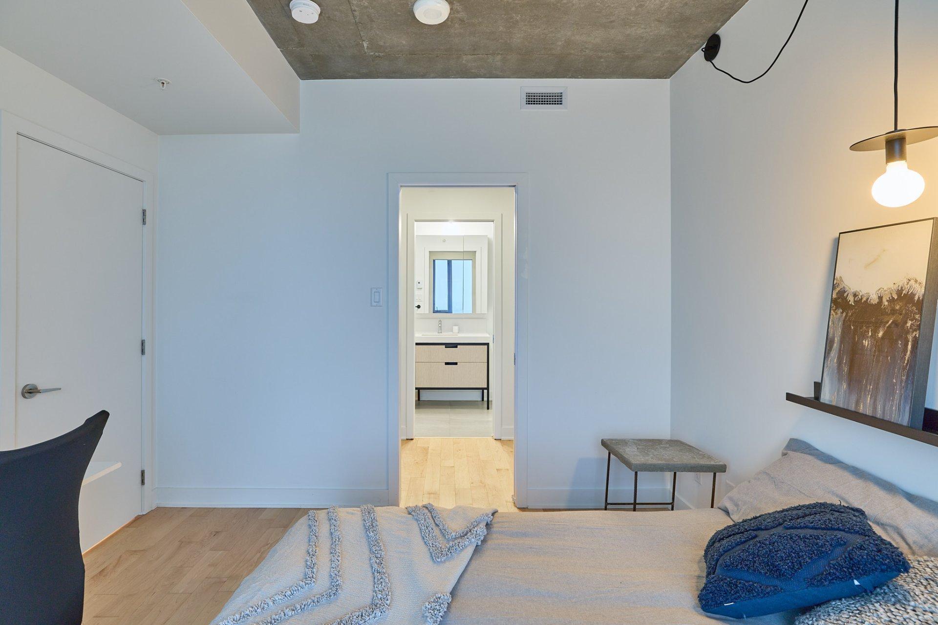 









60


Rue de l'Éclipse

, 2102,
Brossard,




QC
J4Z0T8

