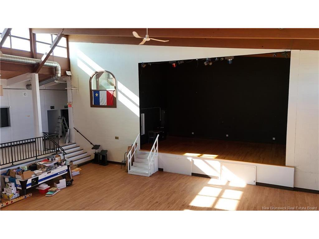 









895


St Anne

,
Bathurst,




NB
E2A 2N5

