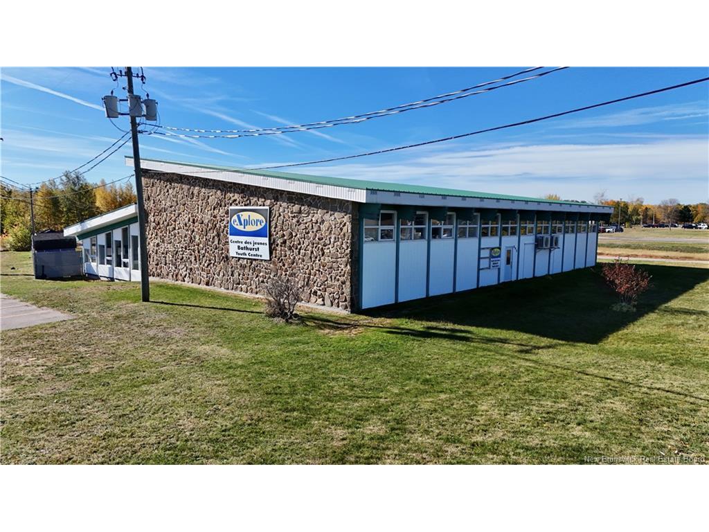 









895


St Anne

,
Bathurst,




NB
E2A 2N5

