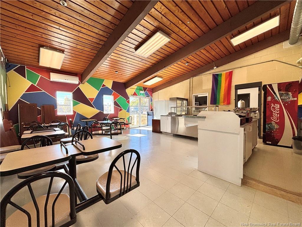 









895


St Anne

,
Bathurst,




NB
E2A 2N5

